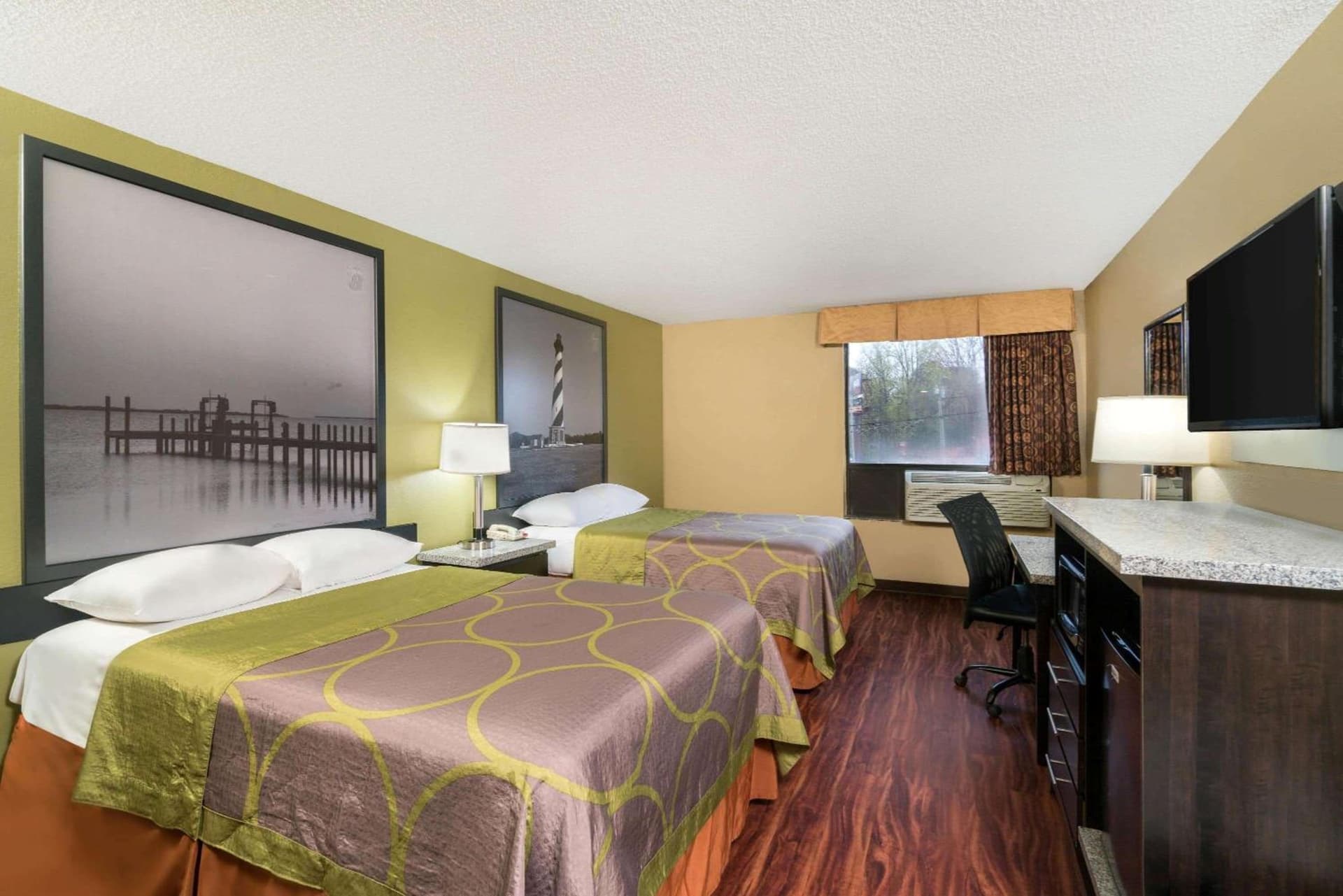 Super 8 by Wyndham Raleigh North East interior in Raleigh, NC — gallery photo 2