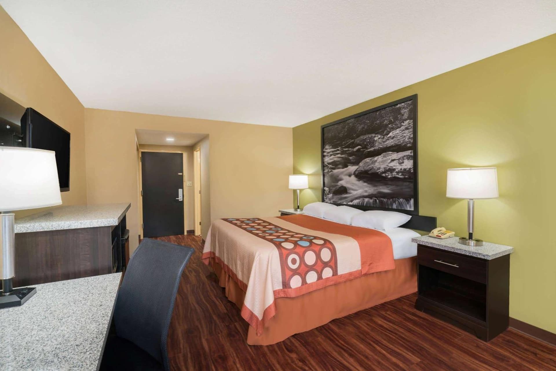 Super 8 by Wyndham Raleigh North East gallery photo in Raleigh, NC — image 7