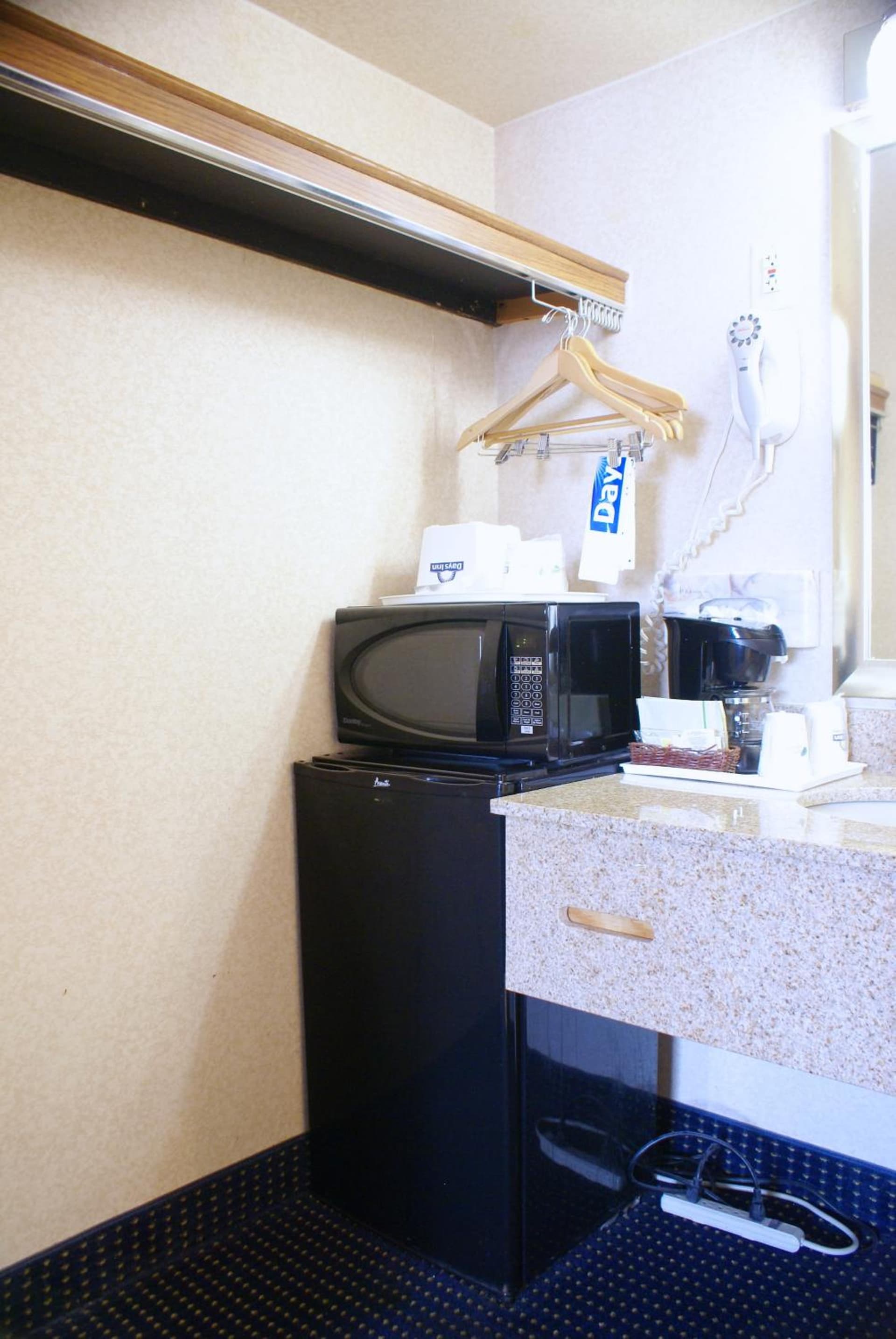 Days Inn by Wyndham Arlington Pentagon gallery photo in Arlington, VA — image 17