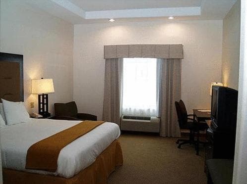Holiday Inn Express Texas City, an IHG Hotel interior in Texas City, TX — gallery photo 2