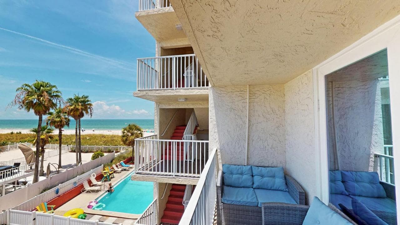 Island Inn Beach Resort property views in St Pete Beach, FL — gallery photo 3