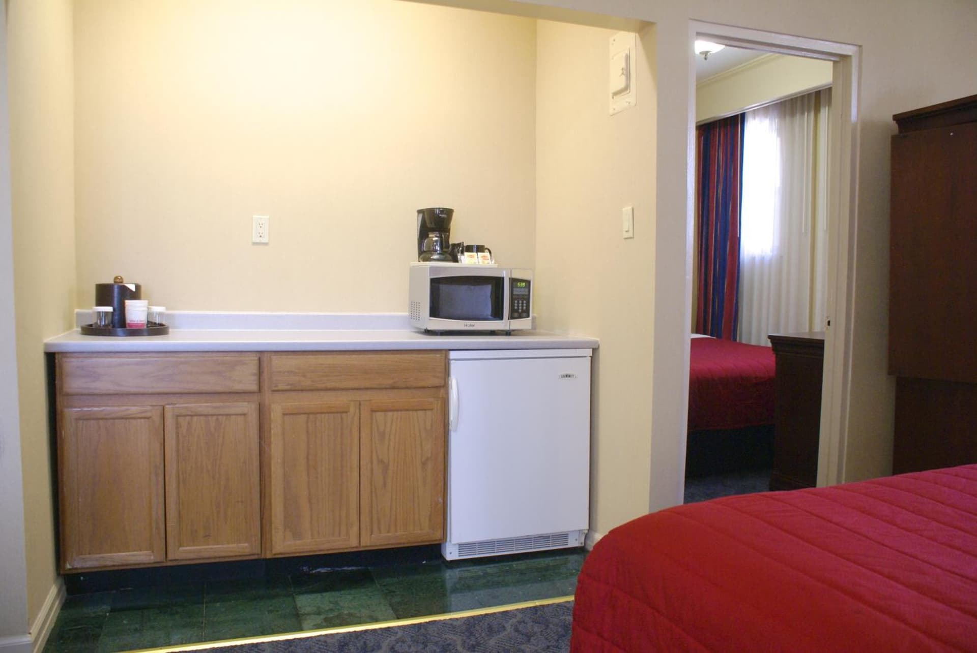 Ramada by Wyndham Jersey City gallery photo in Jersey City, NJ — image 8