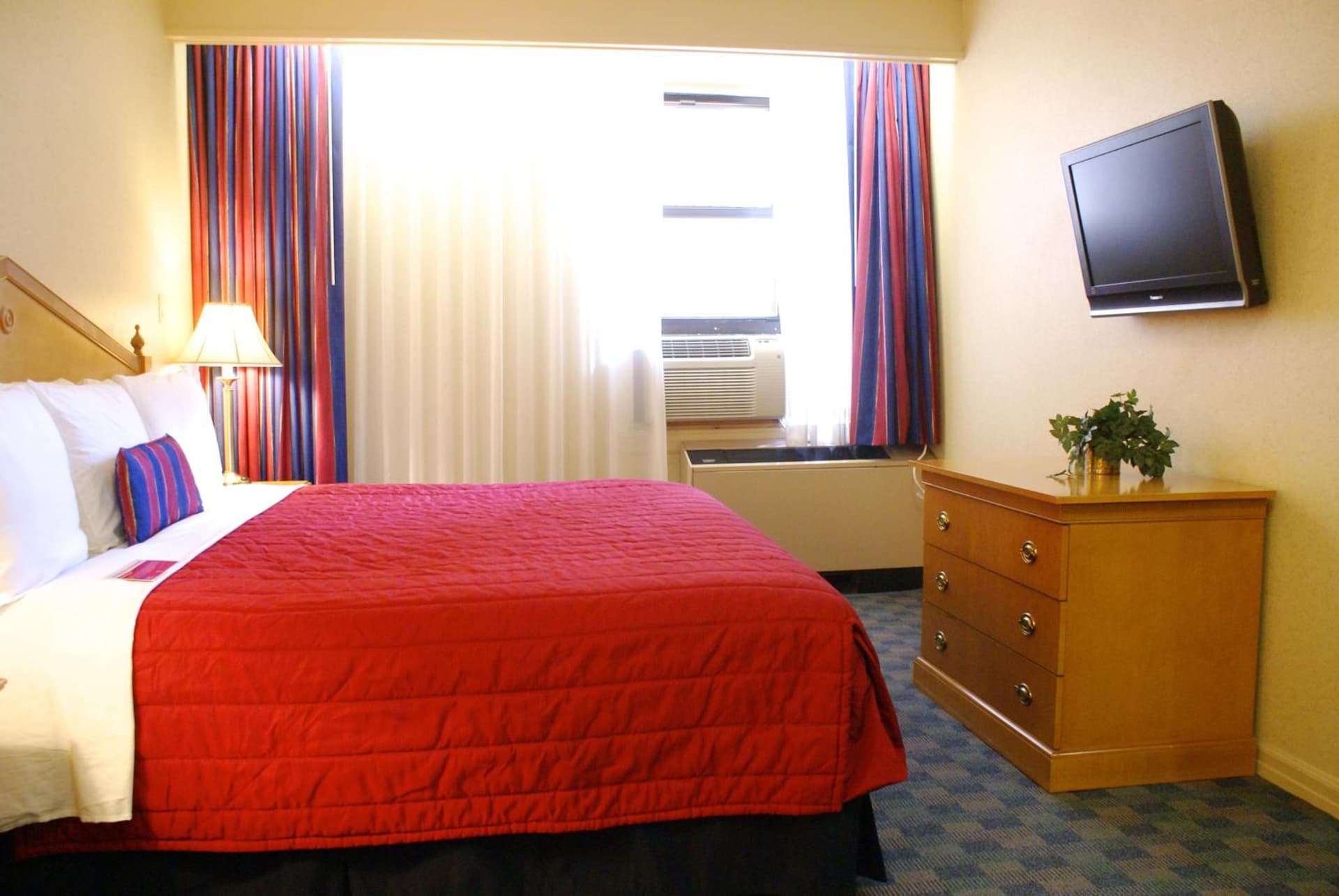Ramada by Wyndham Jersey City gallery photo in Jersey City, NJ — image 10