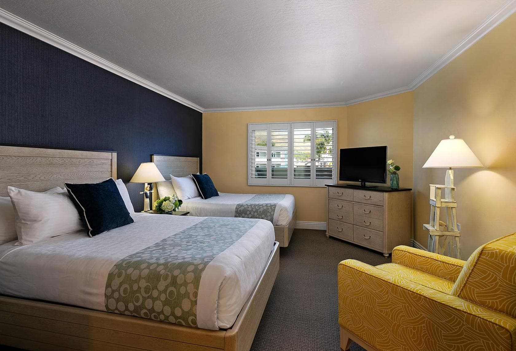 Pismo Lighthouse Suites interior in Pismo Beach, CA — gallery photo 2