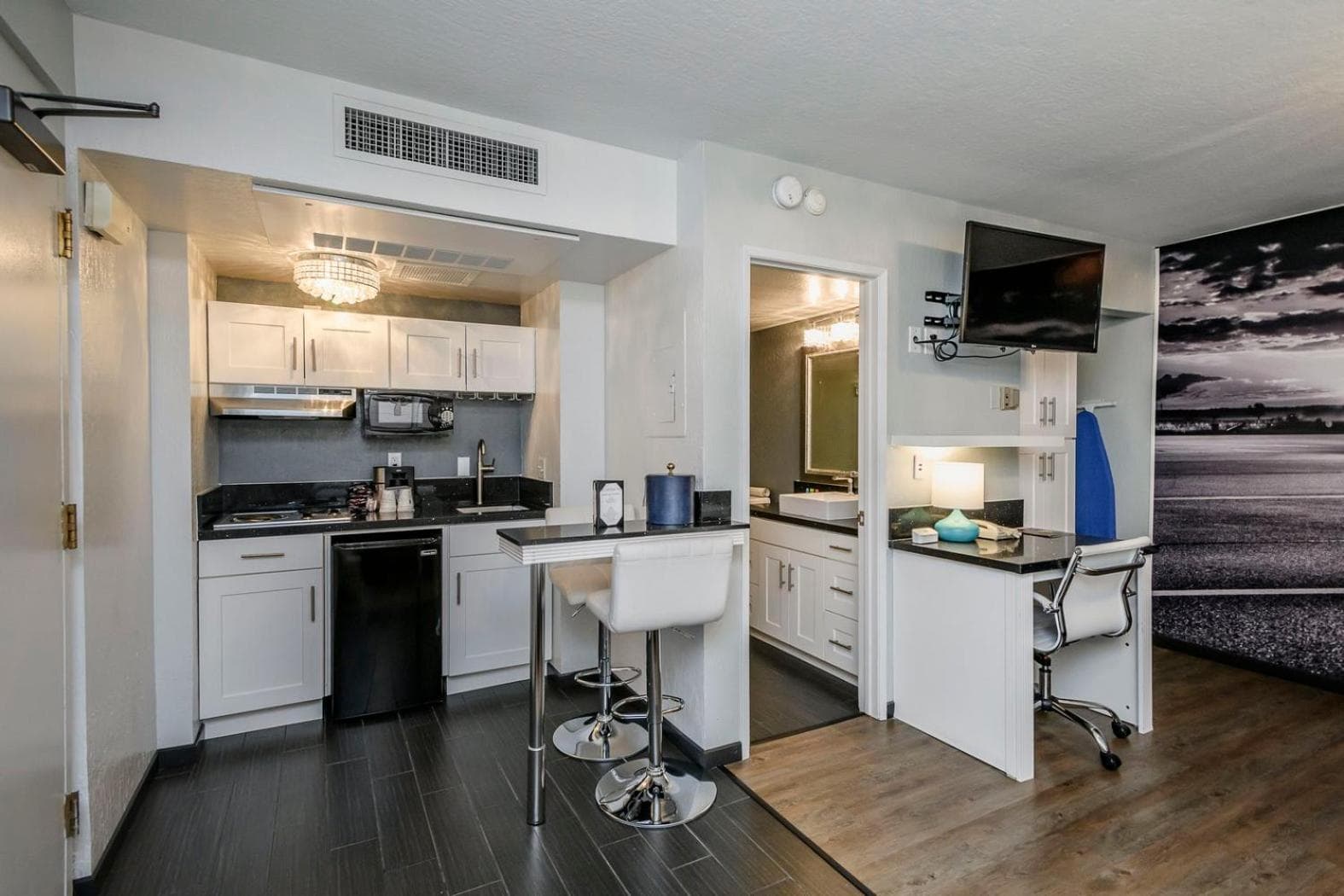 Lions Gate Hotel gallery photo in Sacramento, CA — image 9