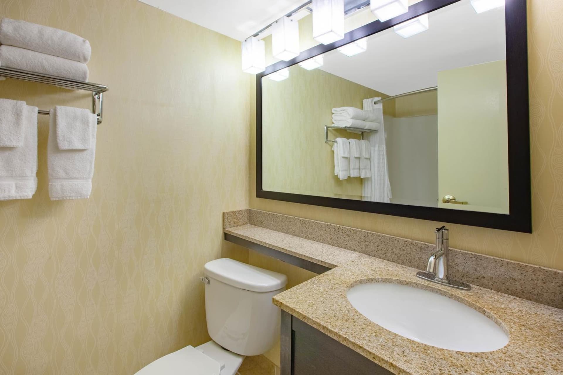 Baymont by Wyndham Harrisburg gallery photo in Harrisburg, PA — image 16
