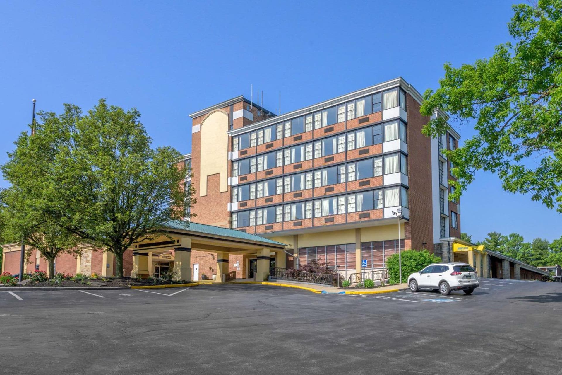 Inn at Lebanon - Hershey & Manheim area property views in Lebanon, PA — gallery photo 3