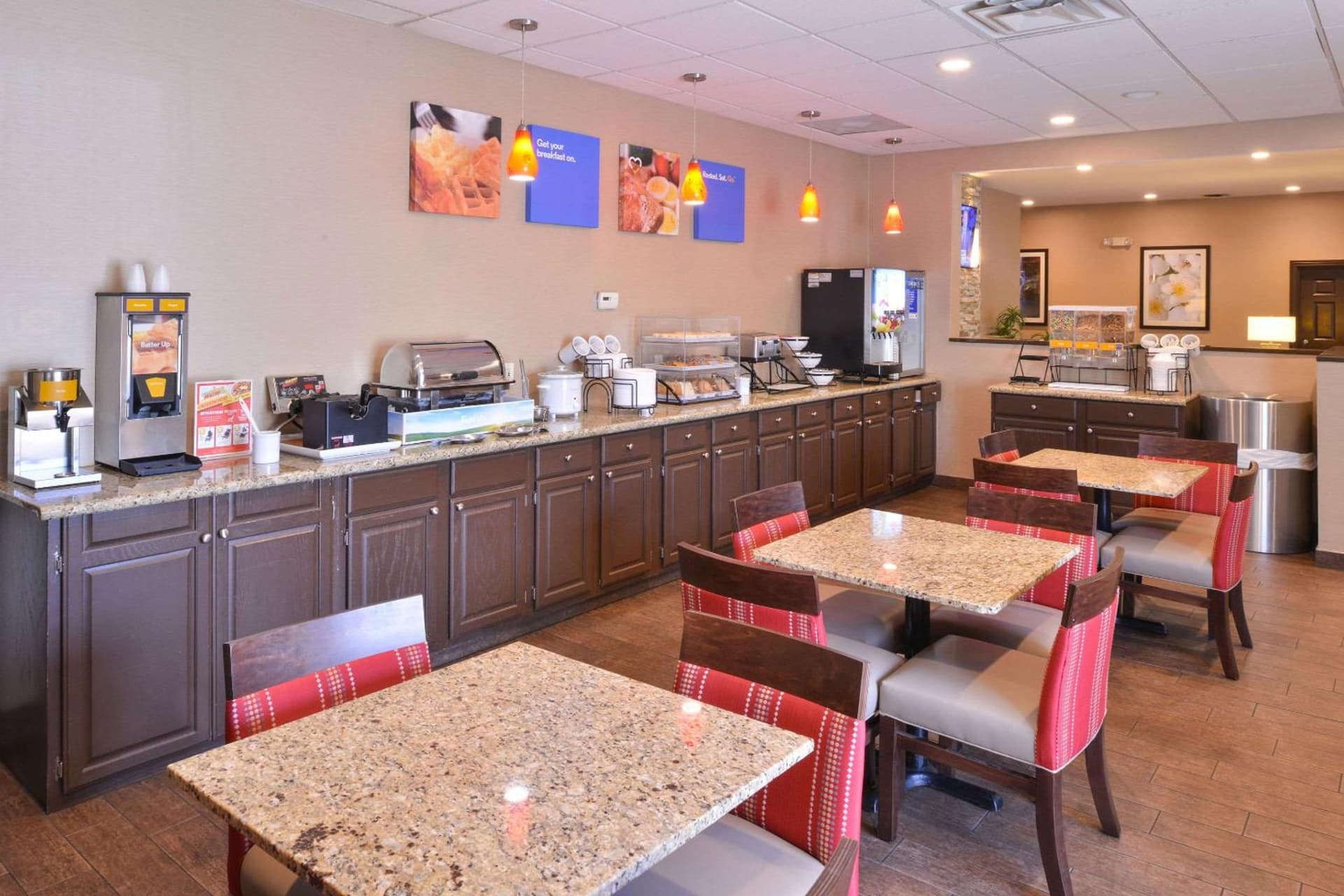 Comfort Inn & Suites Fayetteville-University Area gallery photo in Fayetteville, AR — image 16
