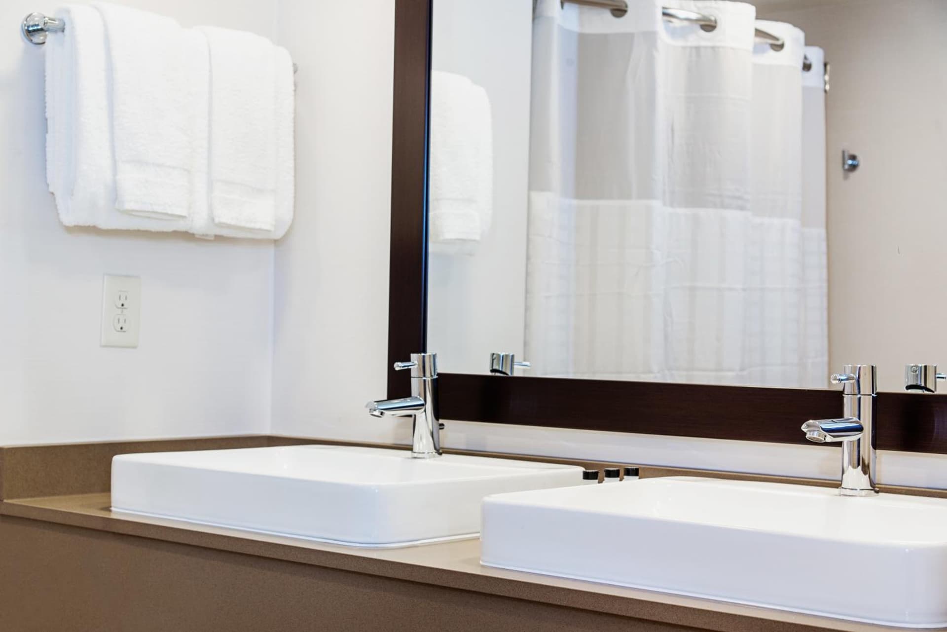 Country Inn & Suites by Radisson, Milwaukee West Brookfield , WI gallery photo in Brookfield, WI — image 7