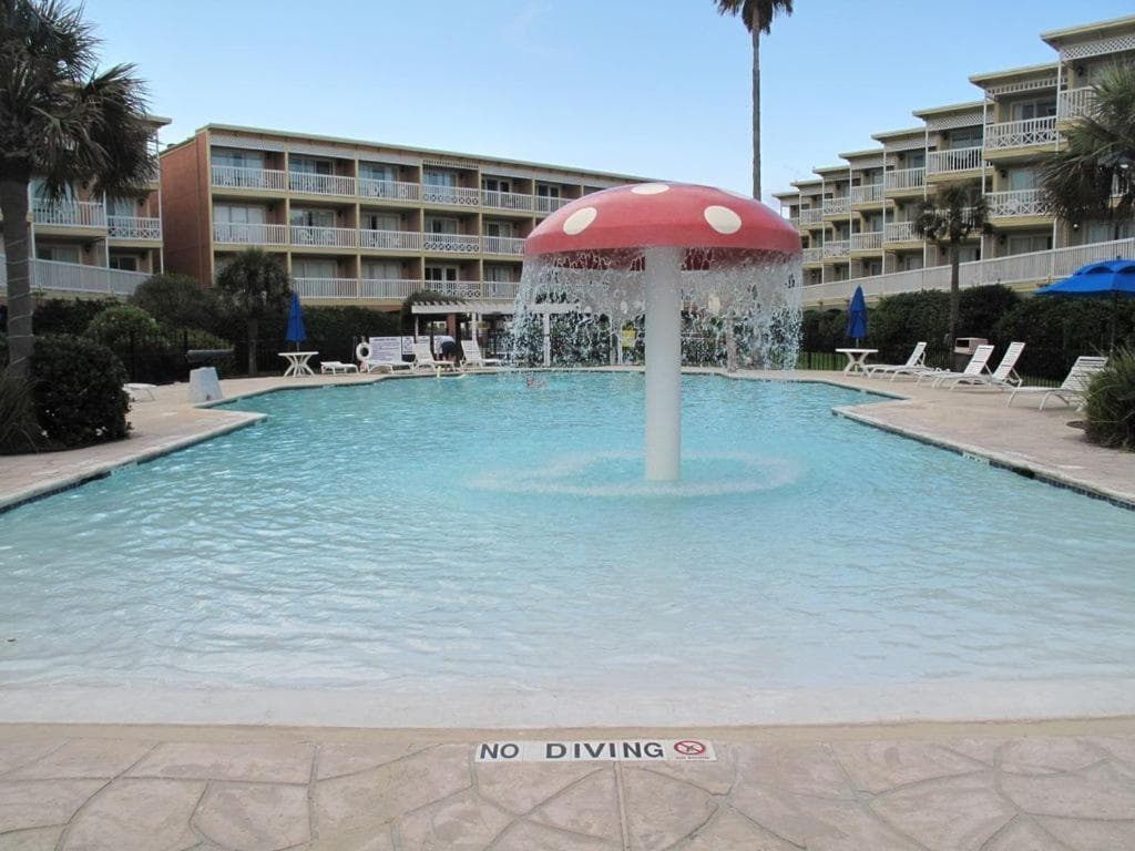 Seas the Day! interior in Galveston, TX — gallery photo 2