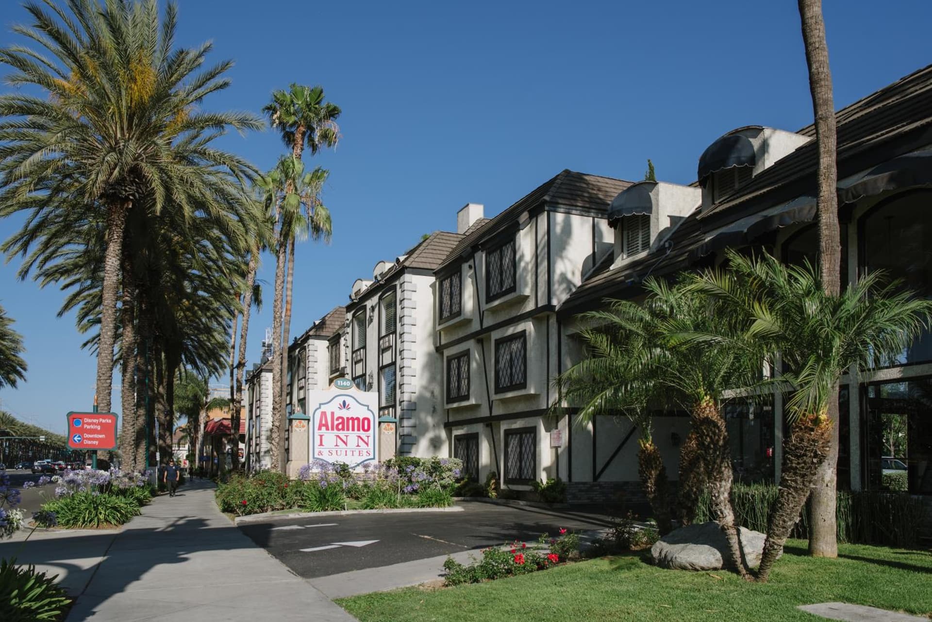 Alamo Inn and Suites - Convention Center gallery photo in Anaheim, CA — image 71