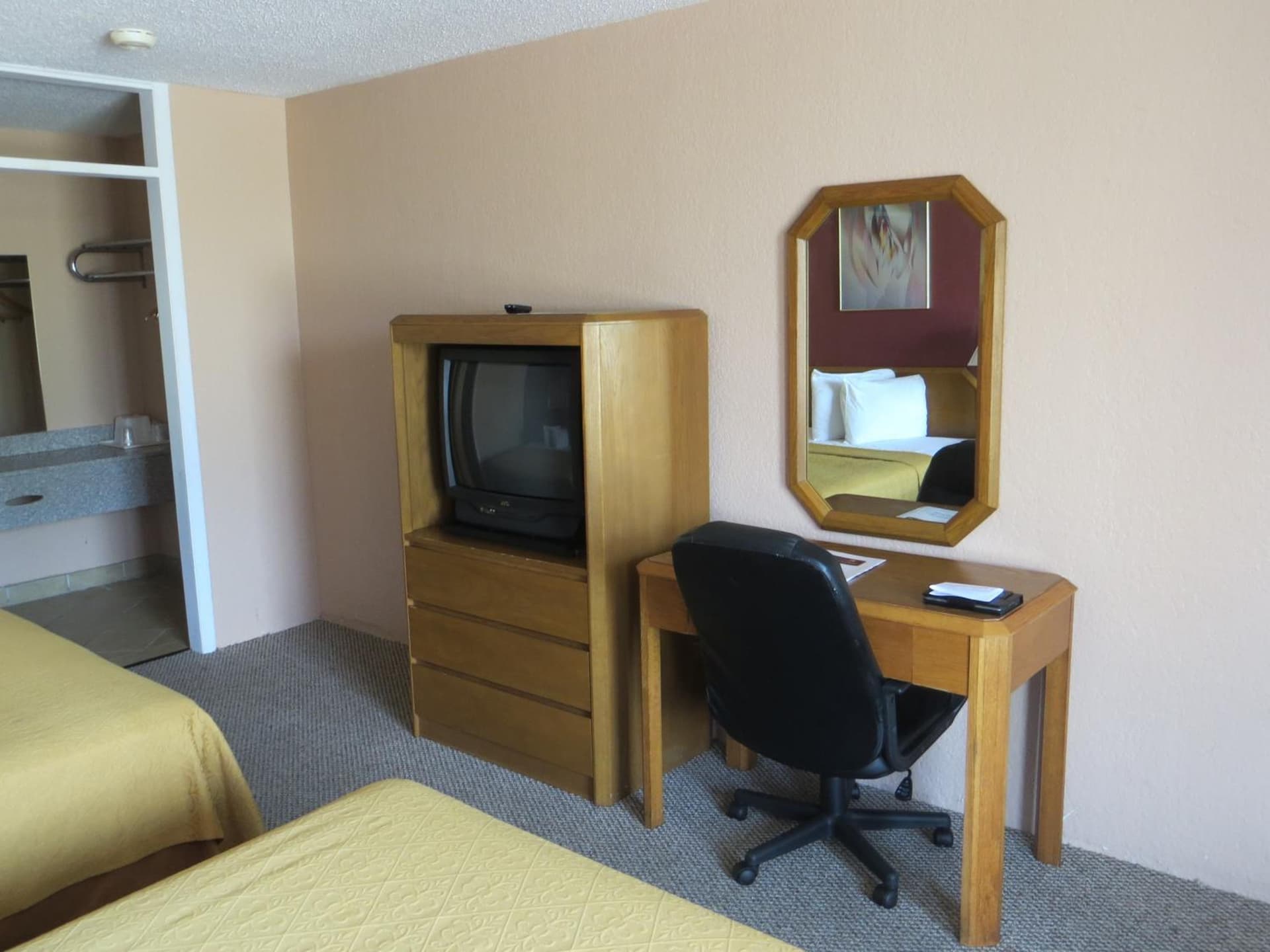 Americourt Extended Stays property views in Kingsport, TN — gallery photo 3