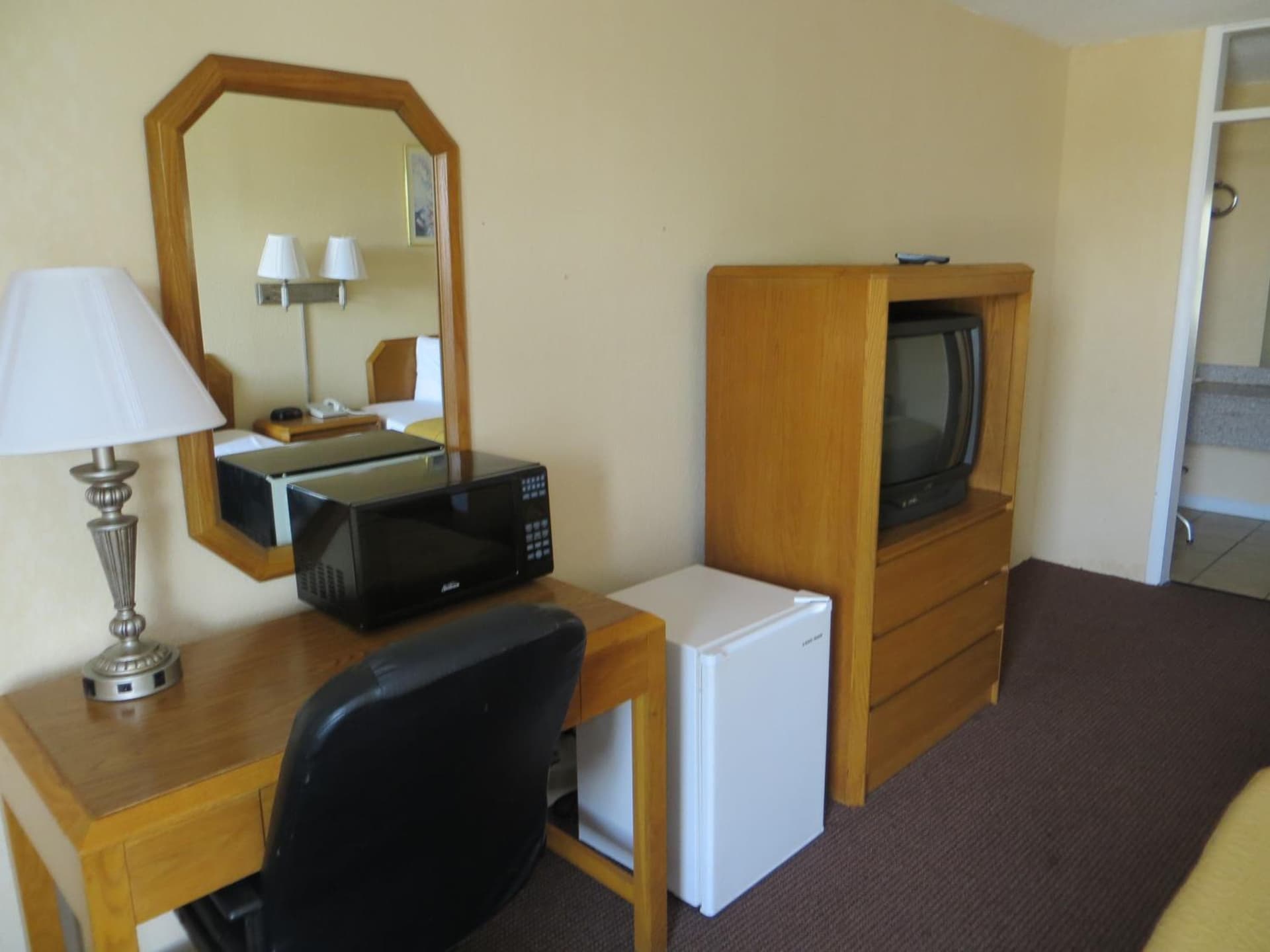 Americourt Extended Stays property views in Kingsport, TN — gallery photo 3