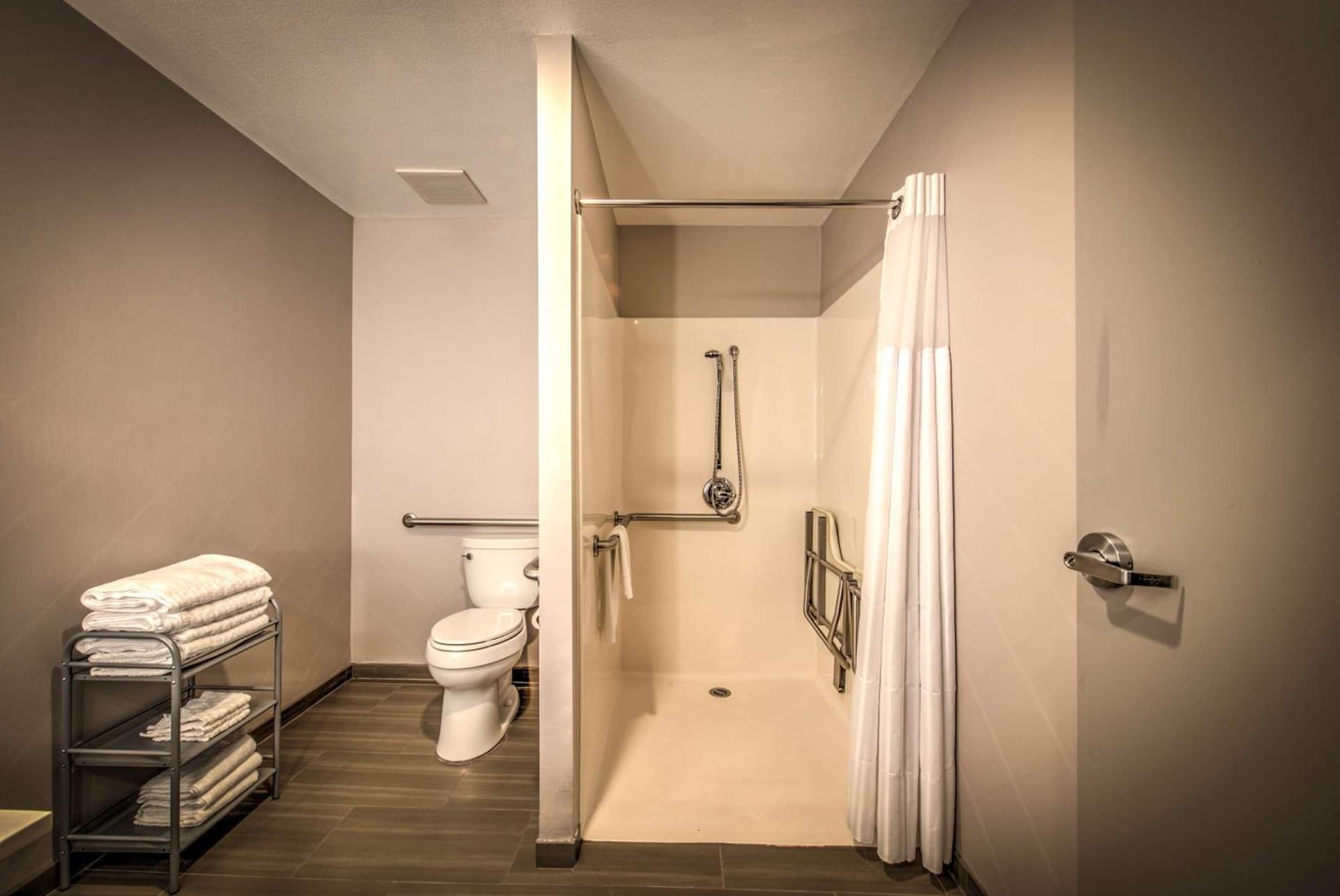 Best Western Plus Media Center Inn & Suites gallery photo in Burbank, CA — image 37