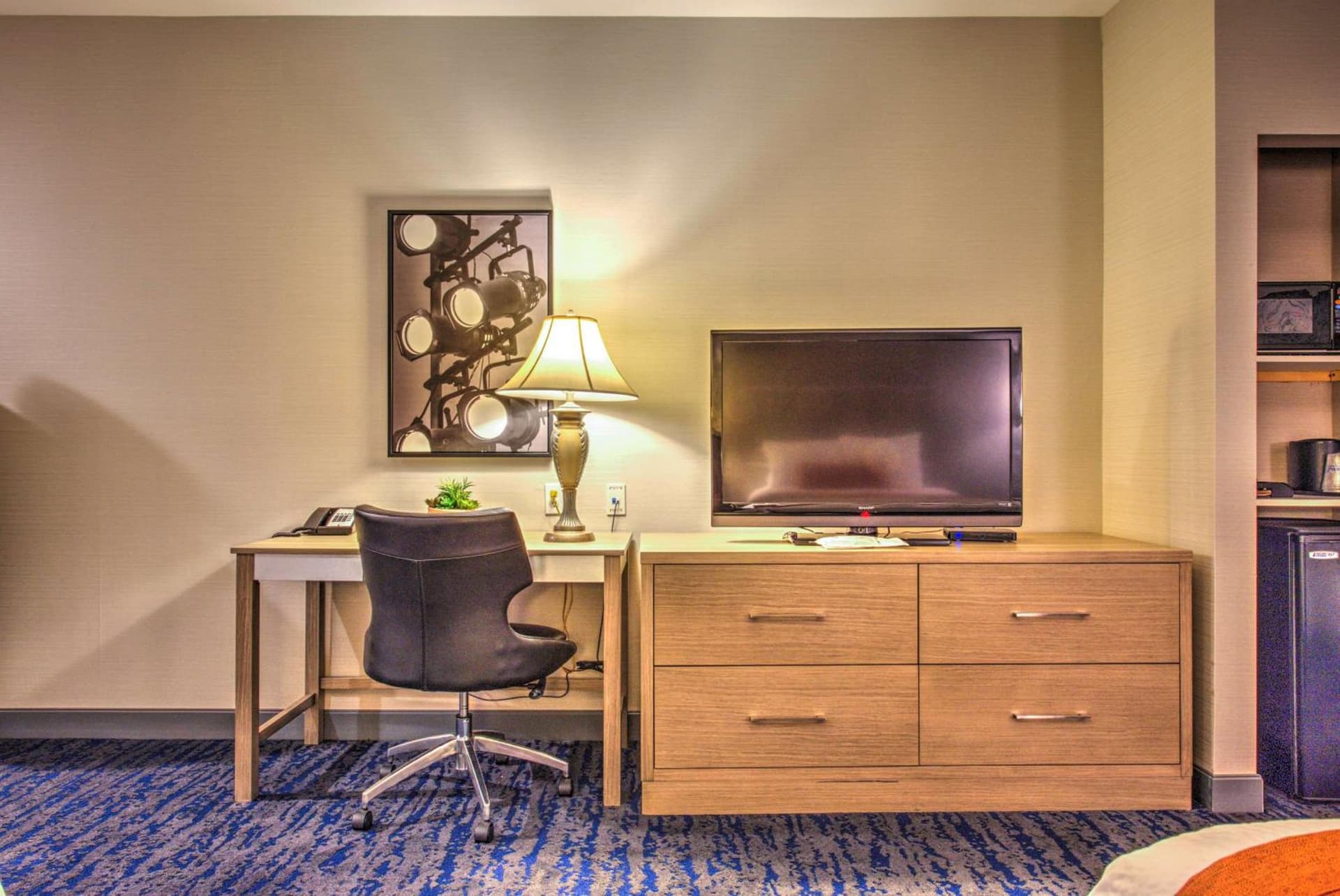 Best Western Plus Media Center Inn & Suites gallery photo in Burbank, CA — image 31