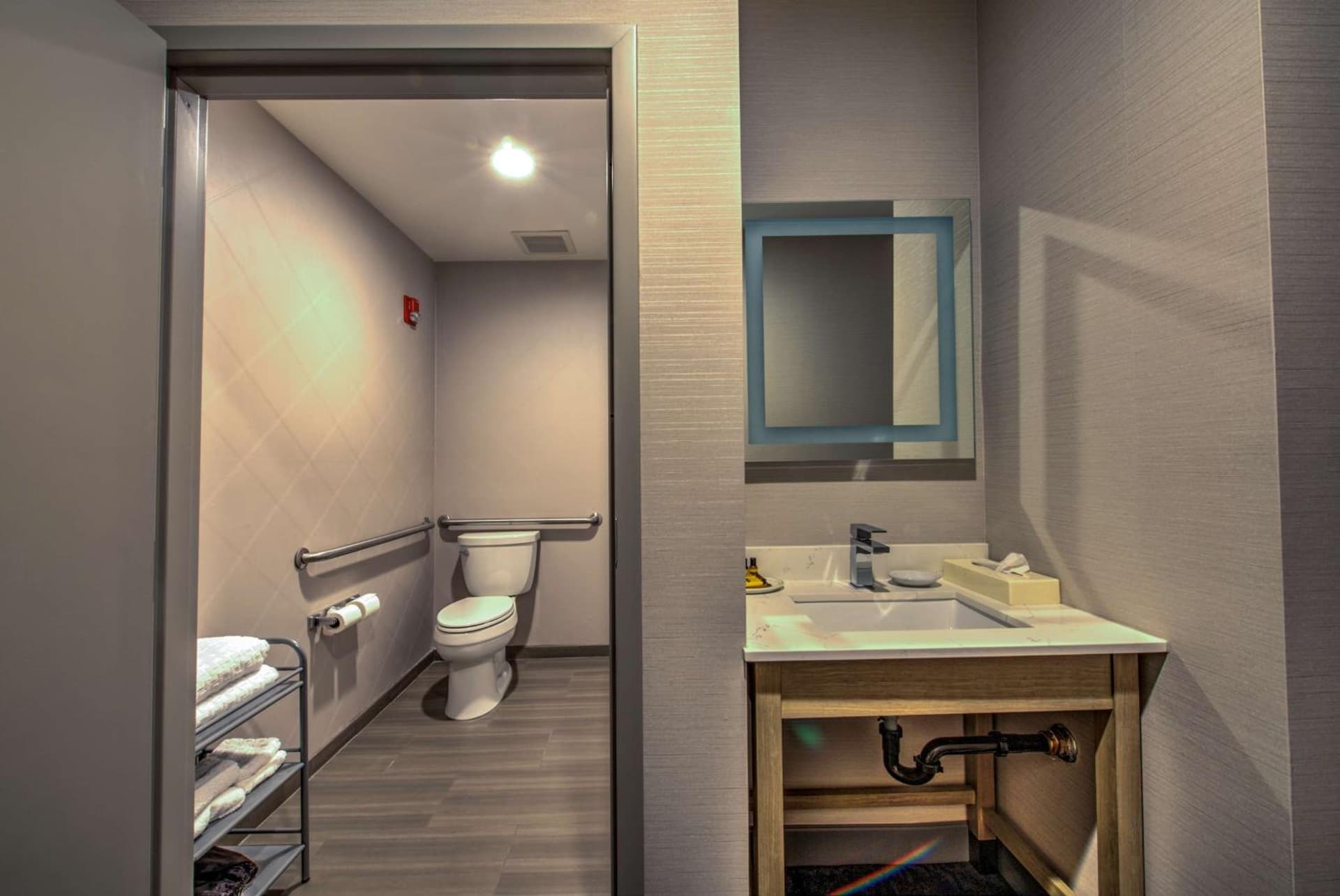 Best Western Plus Media Center Inn & Suites interior in Burbank, CA — gallery photo 2