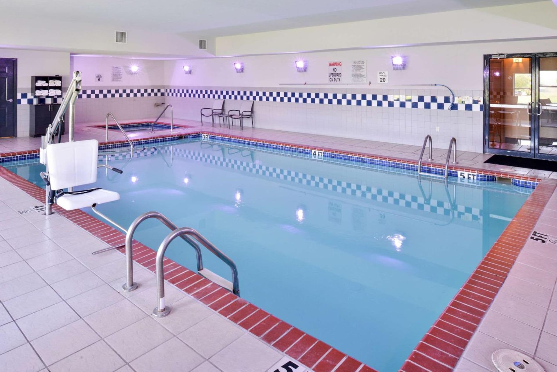 Comfort Inn & Suites Fayetteville-University Area gallery photo in Fayetteville, AR — image 25