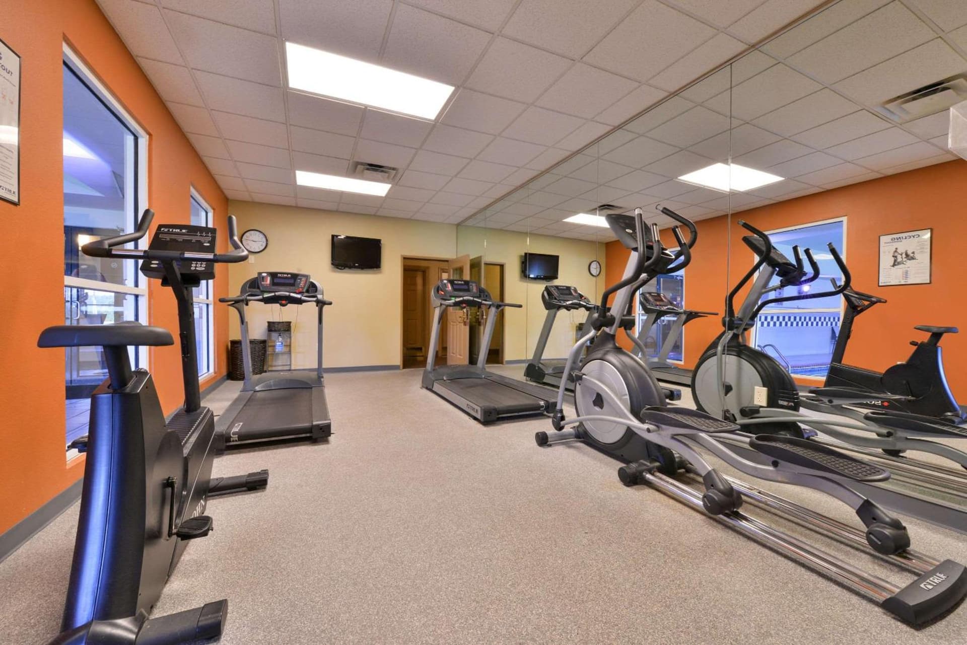Comfort Inn & Suites Fayetteville-University Area gallery photo in Fayetteville, AR — image 4