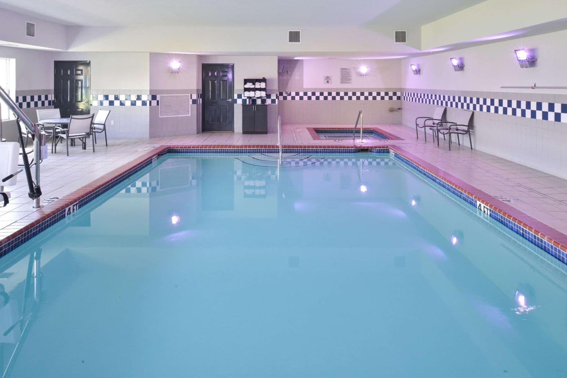 Comfort Inn & Suites Fayetteville-University Area gallery photo in Fayetteville, AR — image 24