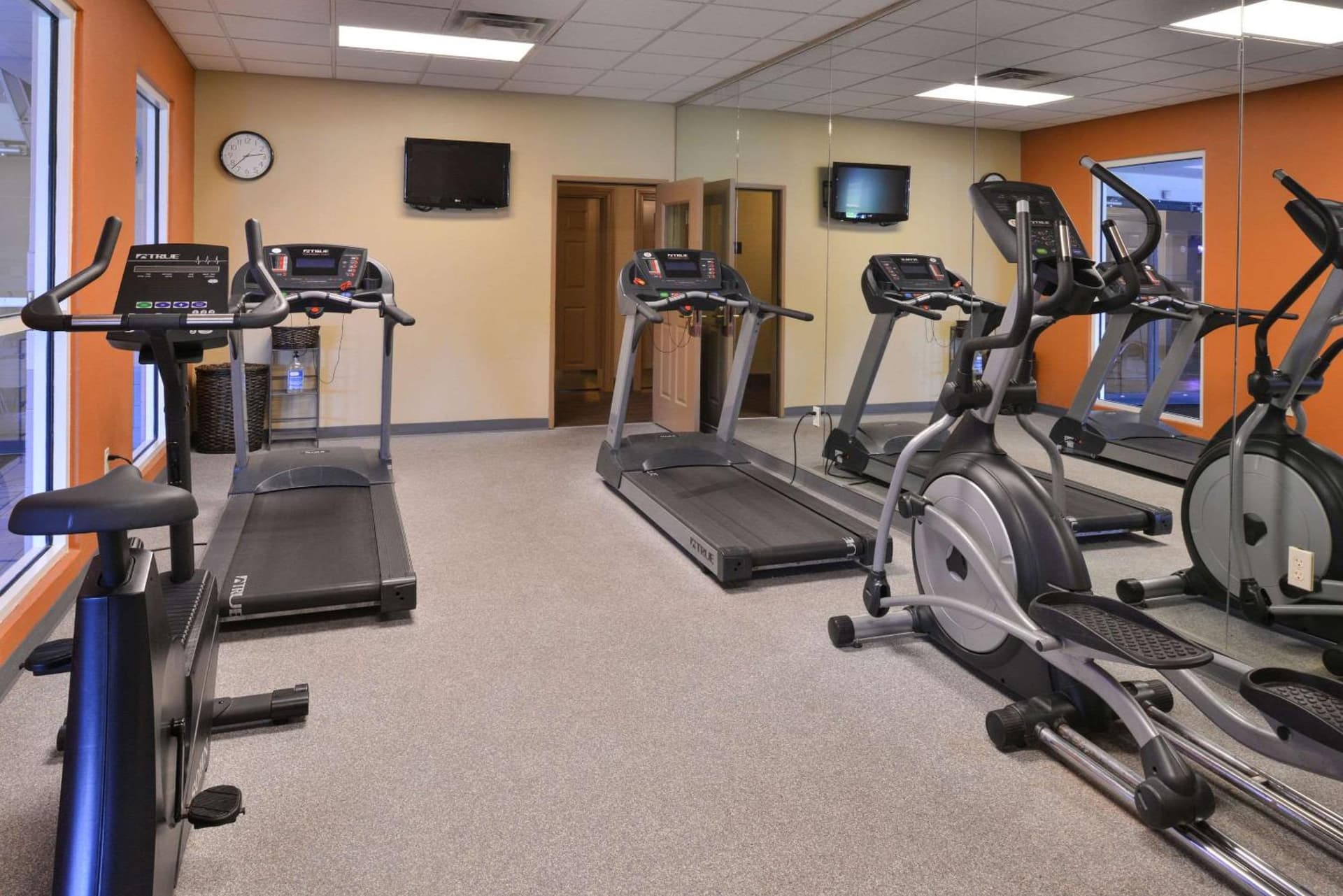 Comfort Inn & Suites Fayetteville-University Area gallery photo in Fayetteville, AR — image 30