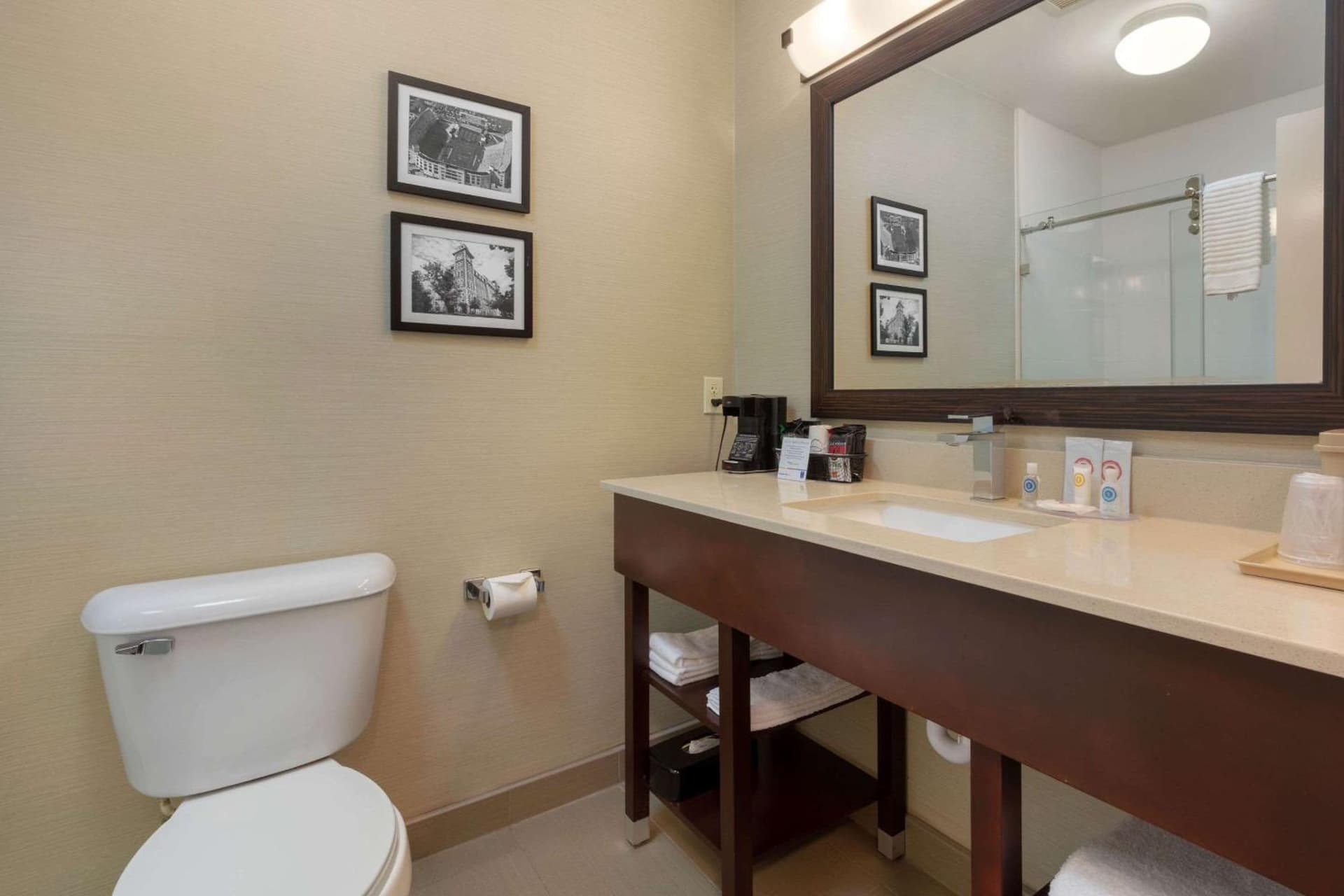 Comfort Inn & Suites Fayetteville-University Area gallery photo in Fayetteville, AR — image 29