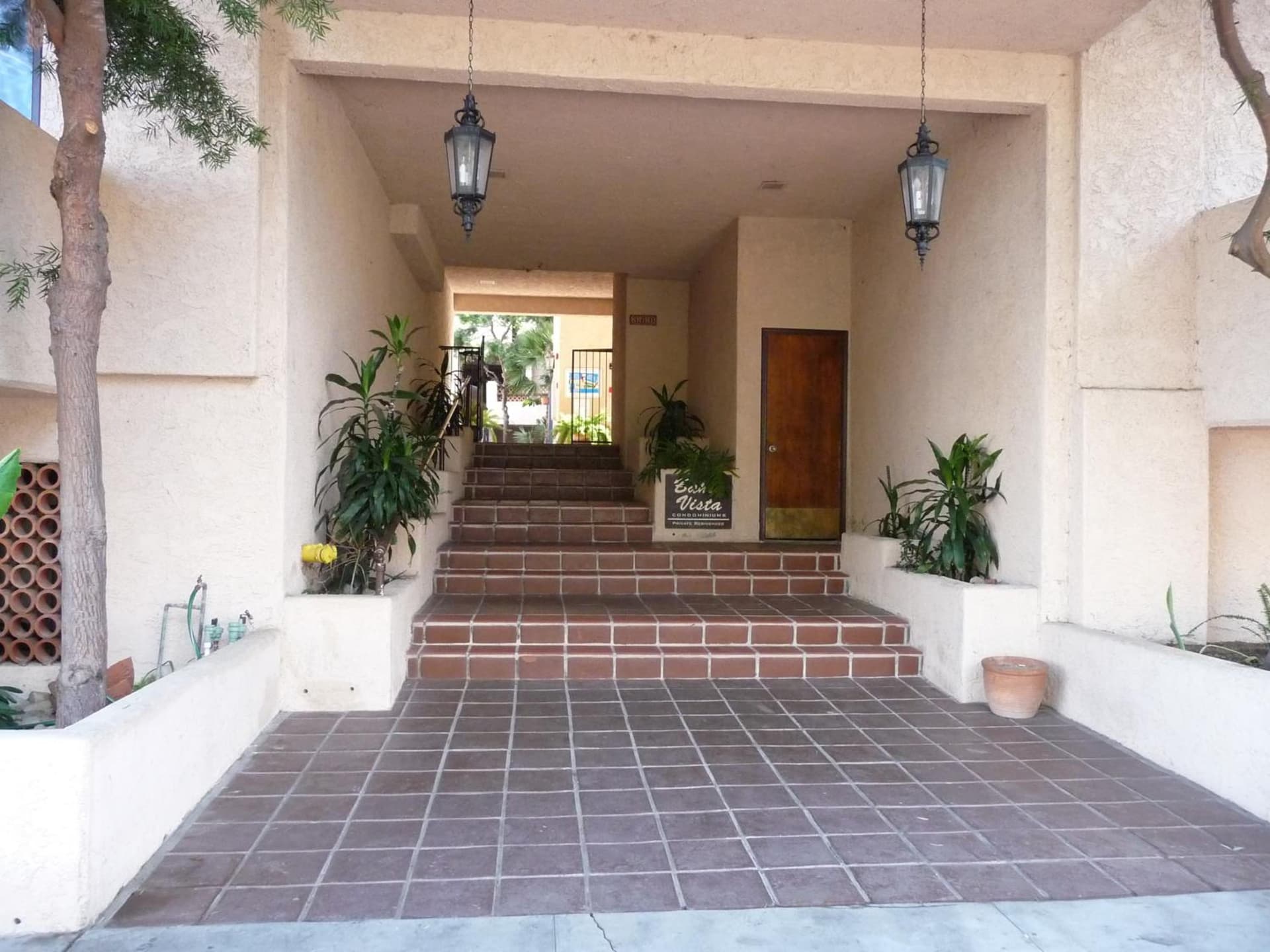 Catalina's Got Cart Condo interior in Avalon, CA — gallery photo 2