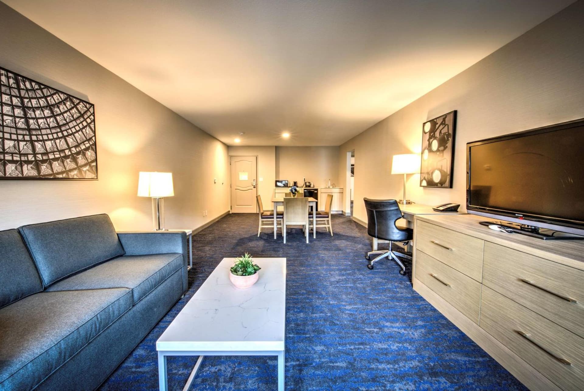 Best Western Plus Media Center Inn & Suites gallery photo in Burbank, CA — image 6