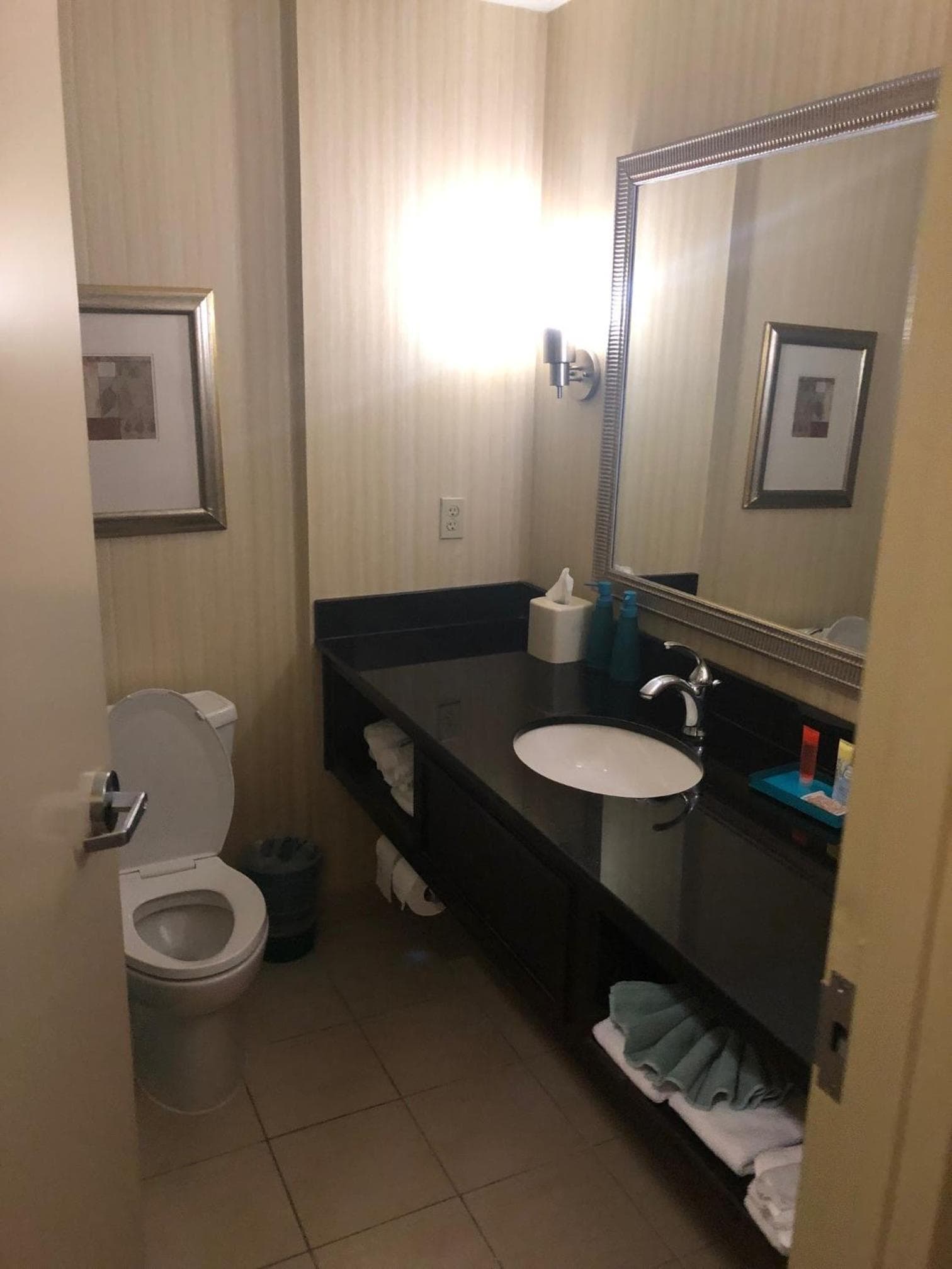 City Express by Marriott Washington, DC Northeast interior in Washington, DC — gallery photo 2