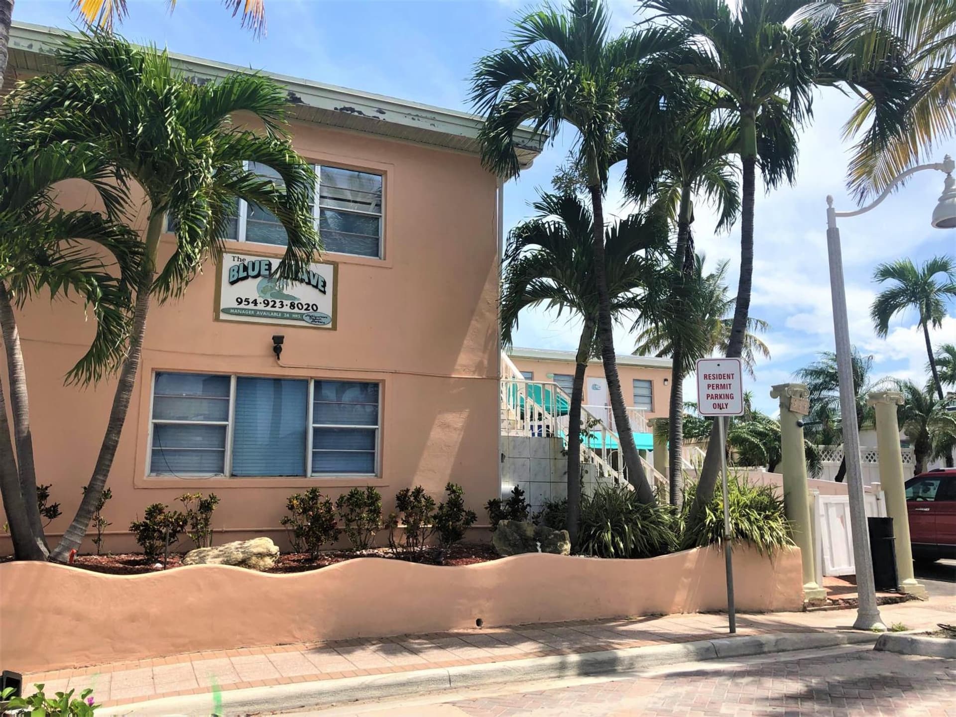 The Blue Wave featured exterior or lobby in Hollywood, FL — similar hotel