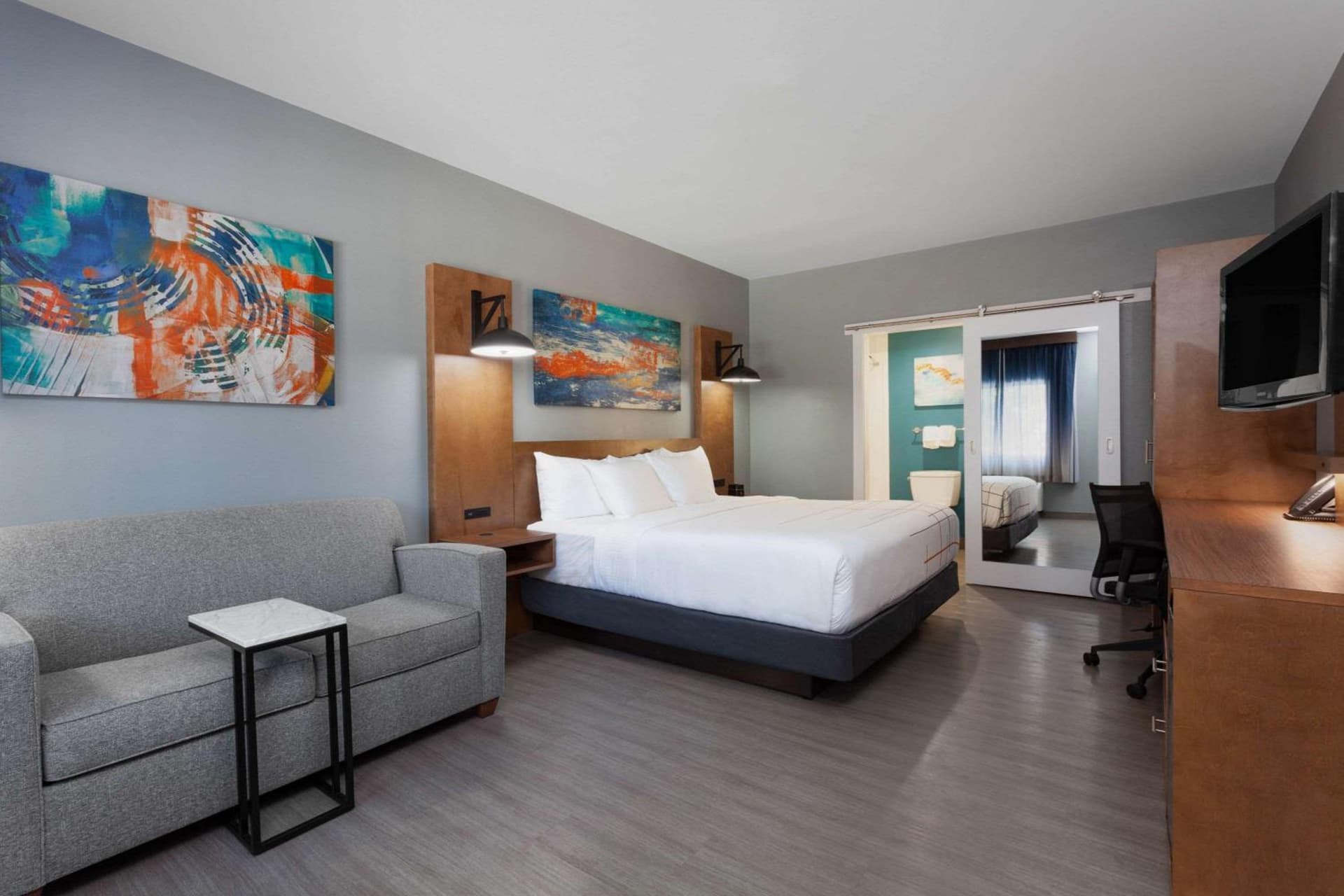 La Quinta by Wyndham Ft. Myers - Sanibel Gateway gallery photo in Fort Myers, FL — image 19