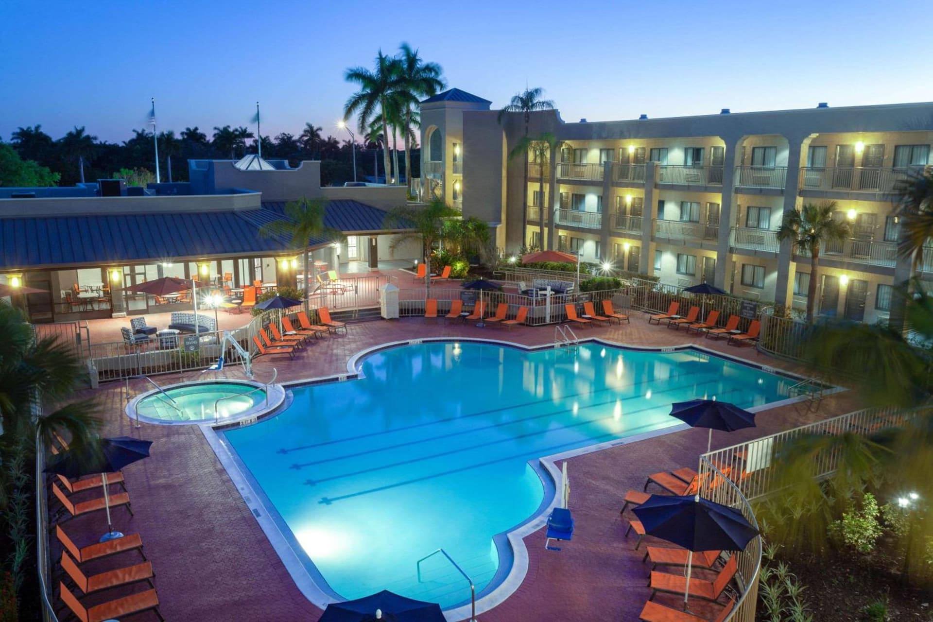 La Quinta by Wyndham Ft. Myers - Sanibel Gateway property views in Fort Myers, FL — gallery photo 3