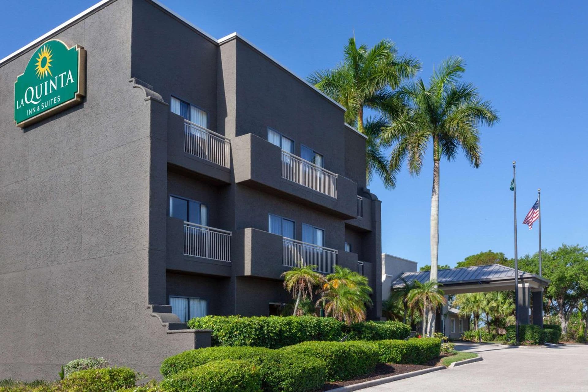 La Quinta by Wyndham Ft. Myers - Sanibel Gateway featured exterior or lobby in Fort Myers, FL — similar hotel