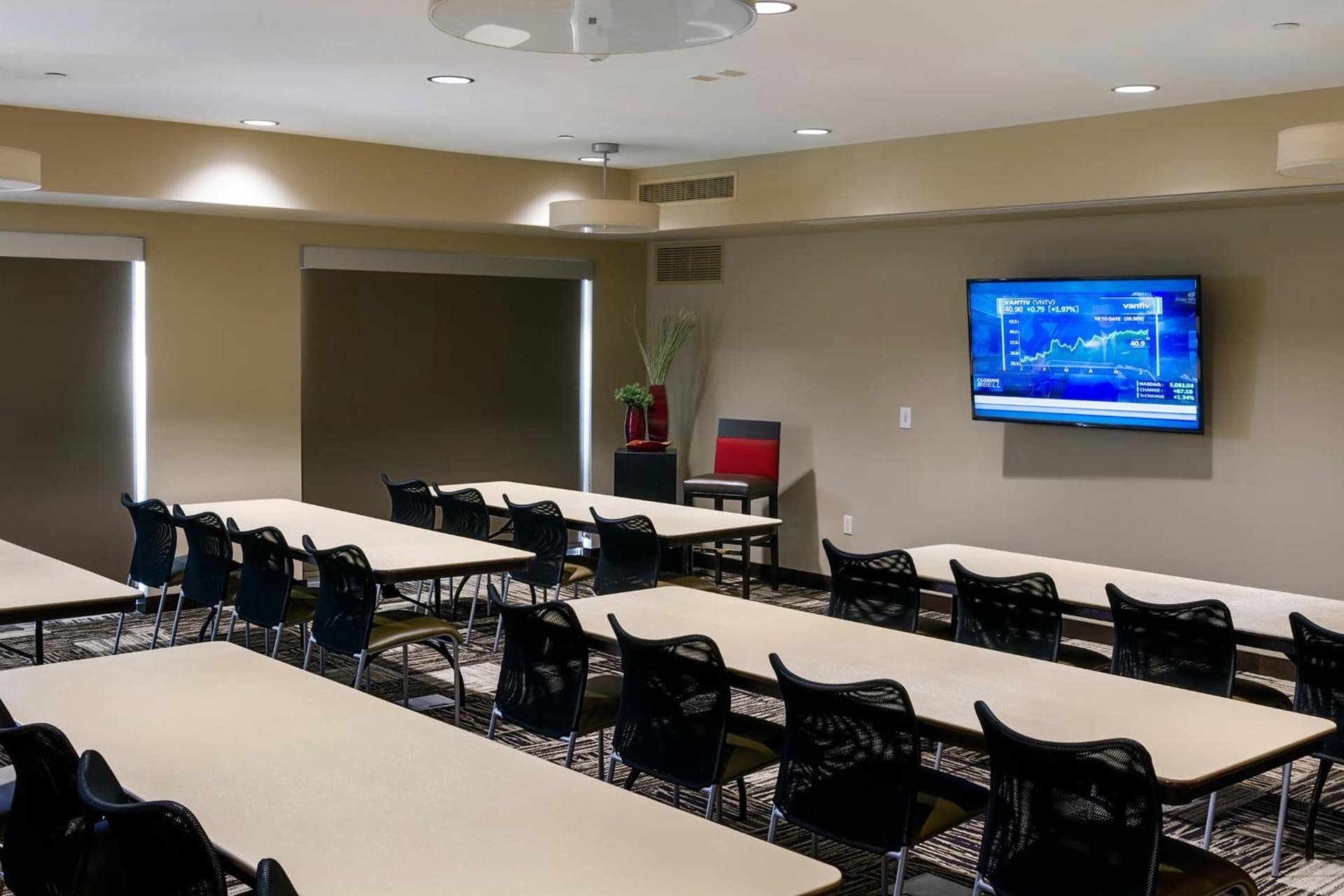 AeroStay gallery photo in Sioux Falls, SD — image 18