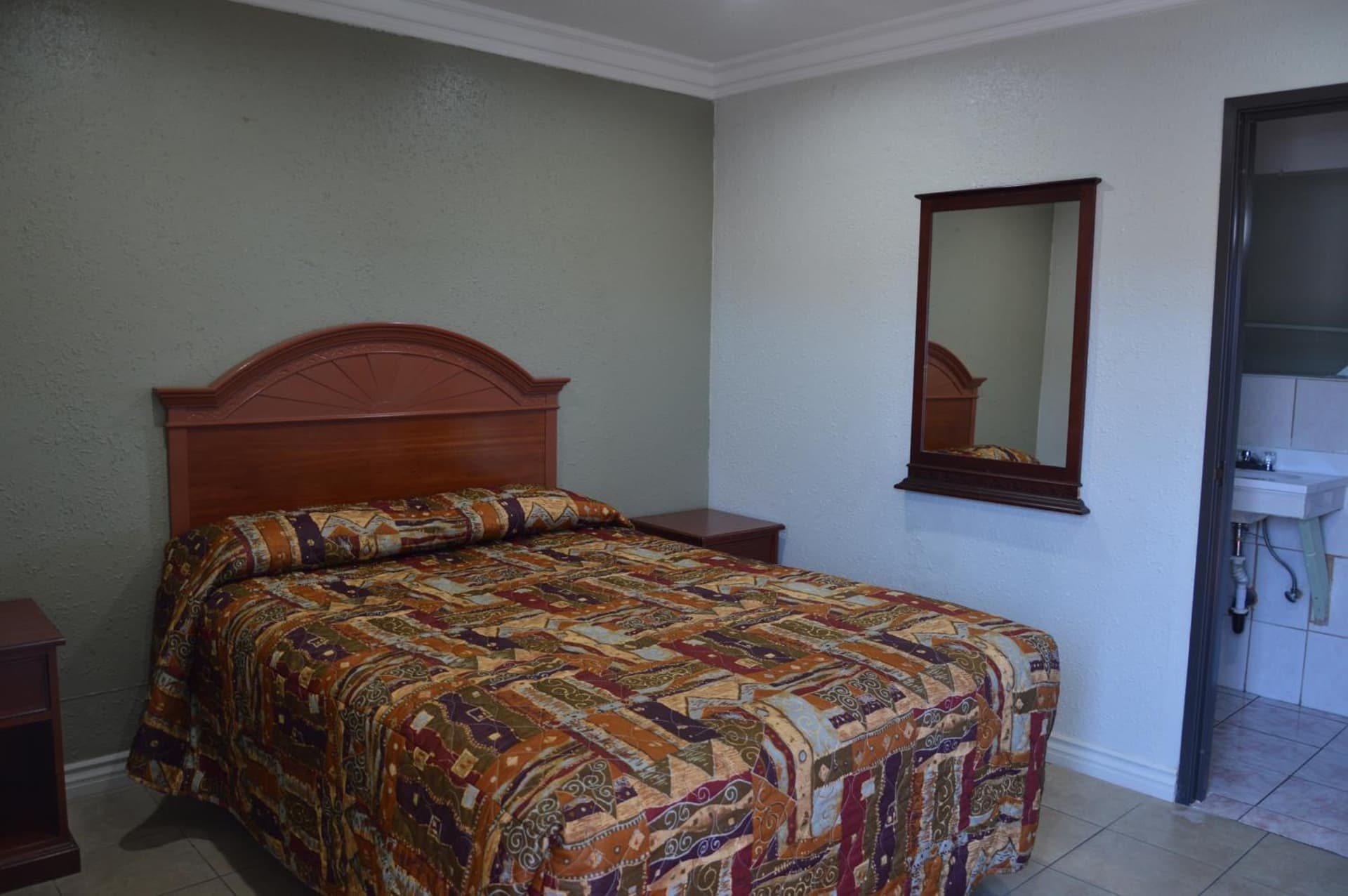 El Rey Inn - LAX interior in Gardena, CA — gallery photo 2