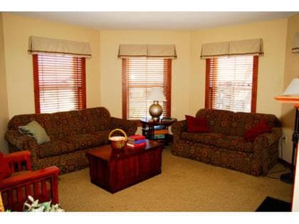 Highland House property views in Snowshoe — gallery photo 3