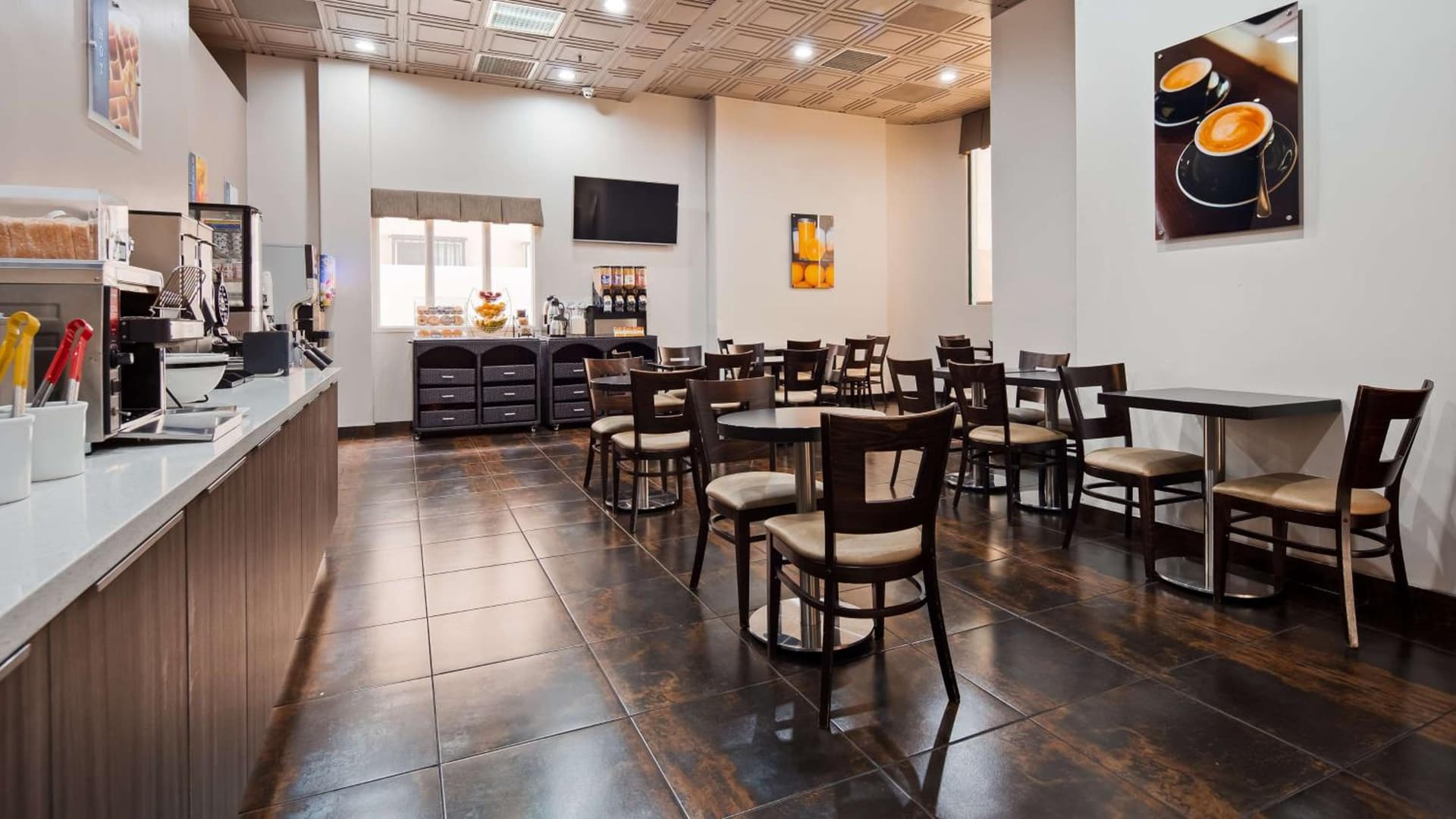 Best Western Plus Suites Hotel - LAX Airport LA Stadium gallery photo in Inglewood, CA — image 8