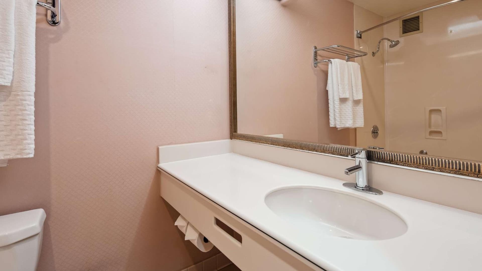 Best Western Plus Suites Hotel - LAX Airport LA Stadium gallery photo in Inglewood, CA — image 16