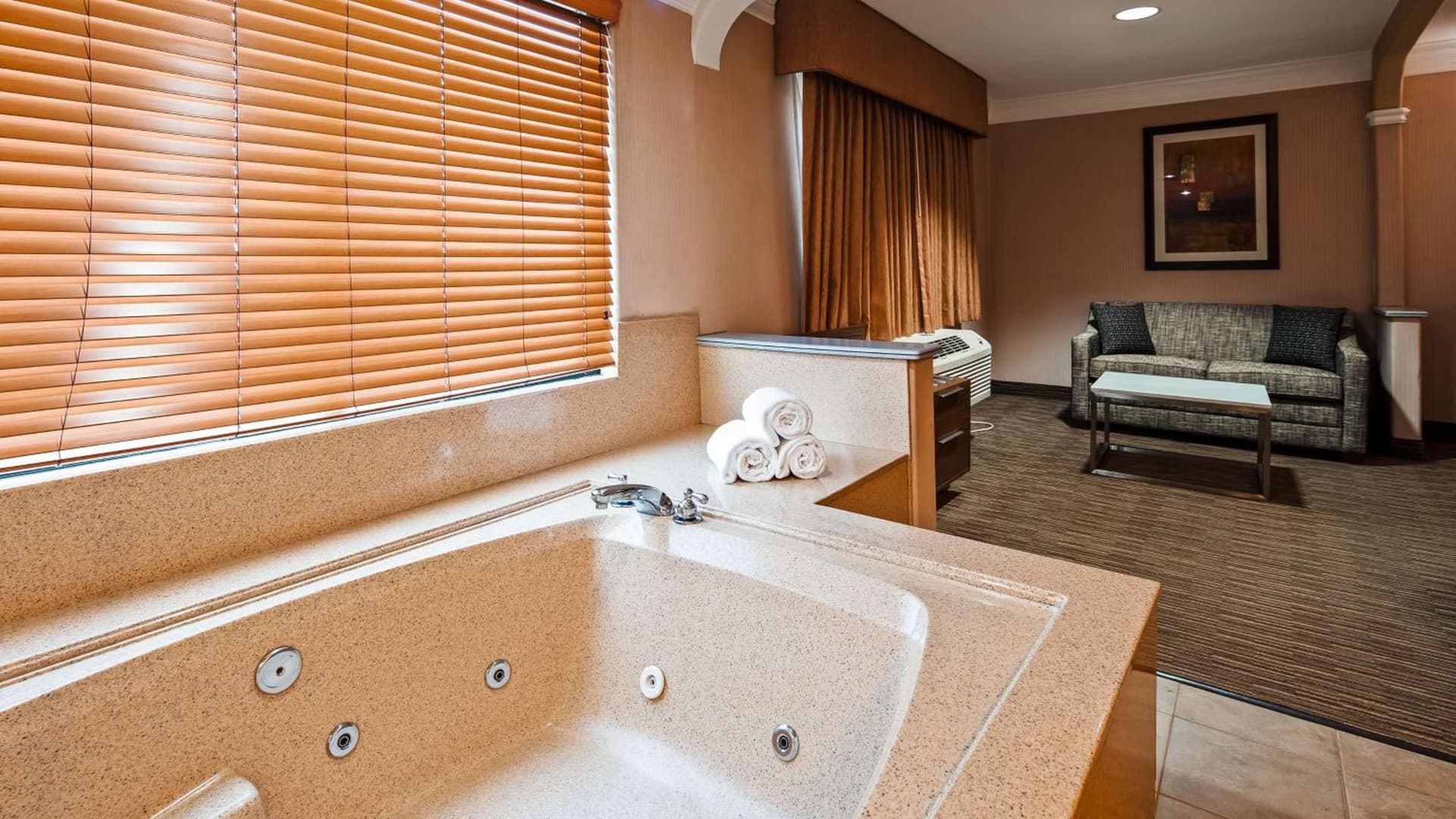 Best Western Plus Suites Hotel - LAX Airport LA Stadium gallery photo in Inglewood, CA — image 25