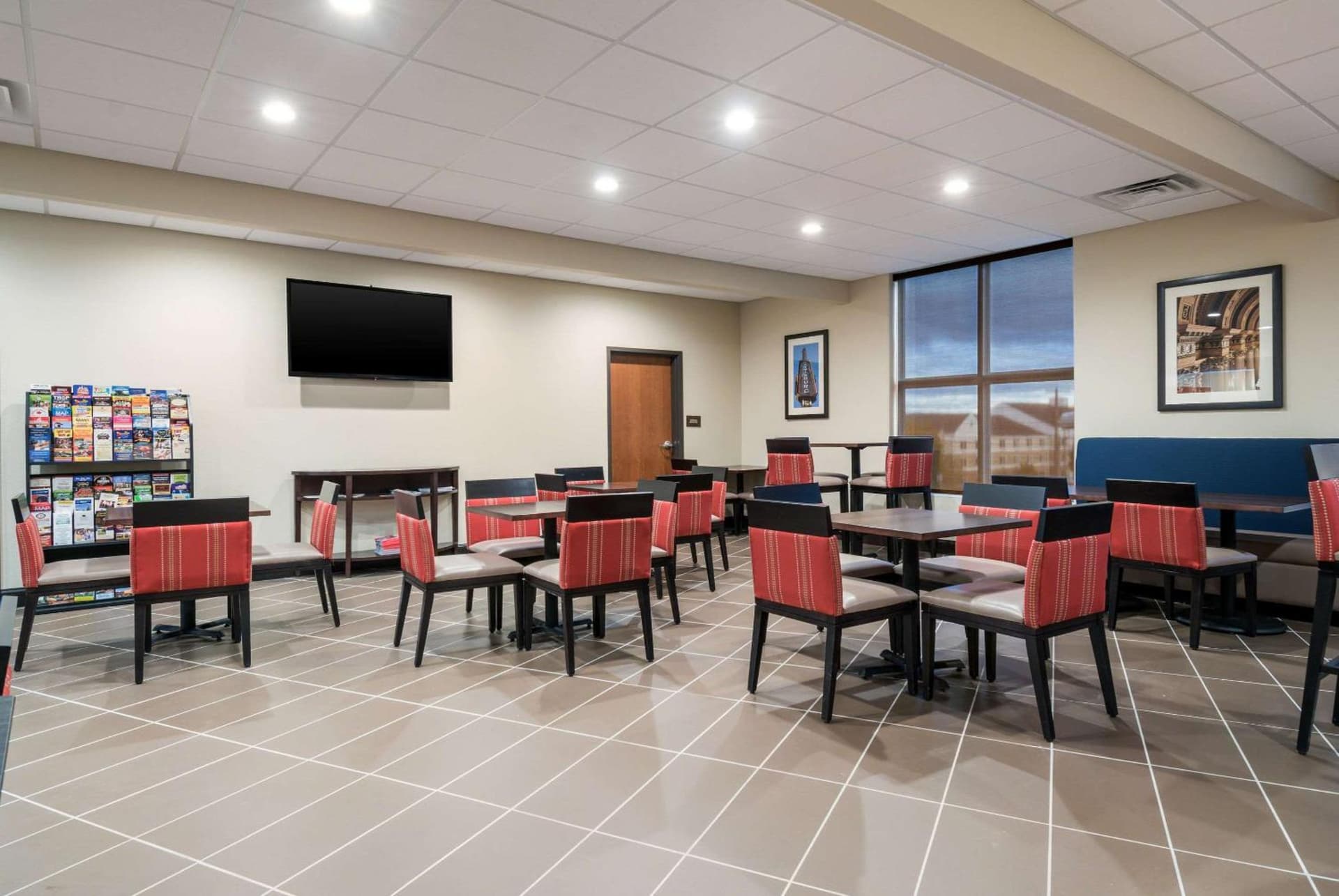 Comfort Inn & Suites Harrisburg - Hershey West gallery photo in Harrisburg, PA — image 9