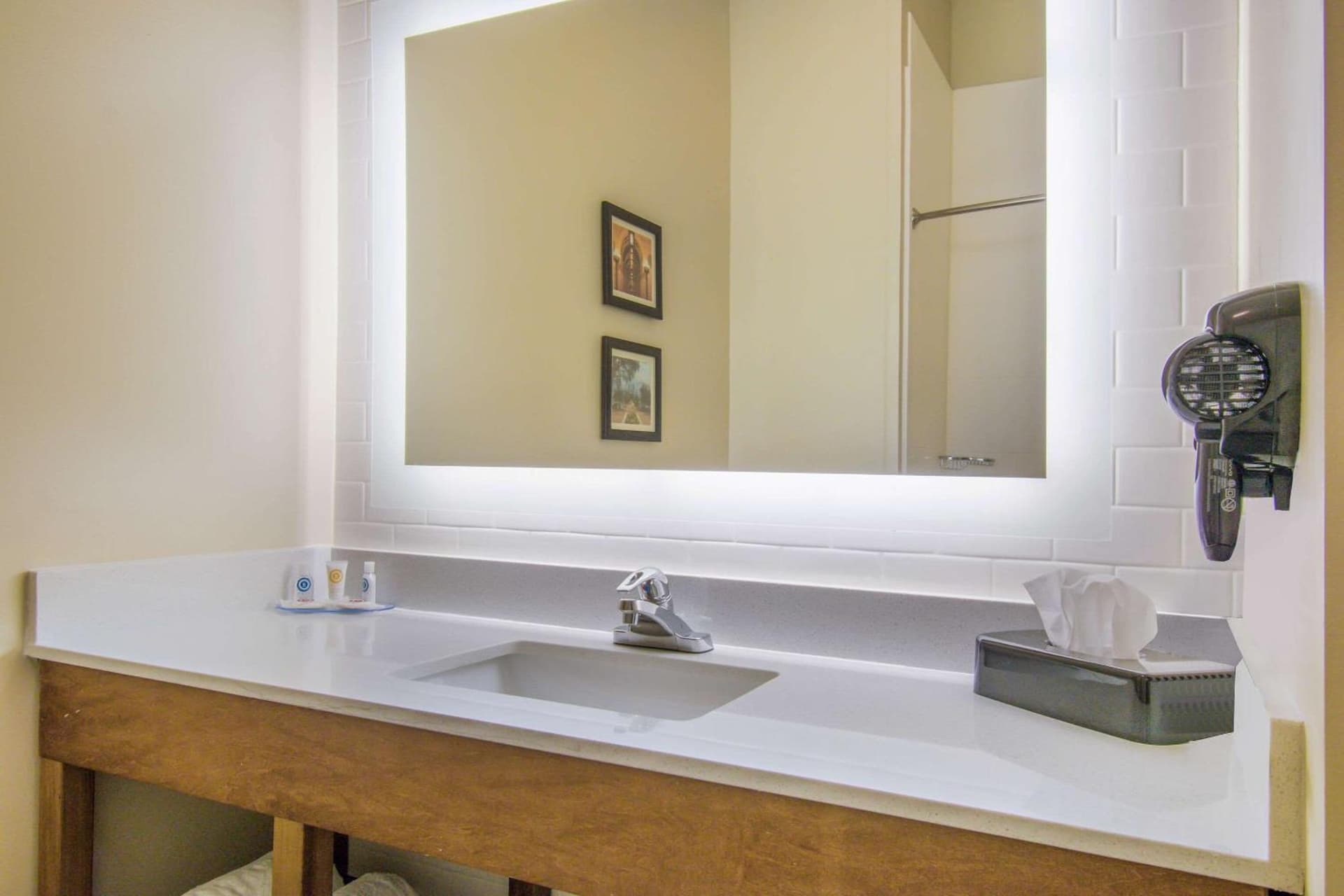 Comfort Inn & Suites Harrisburg - Hershey West gallery photo in Harrisburg, PA — image 39