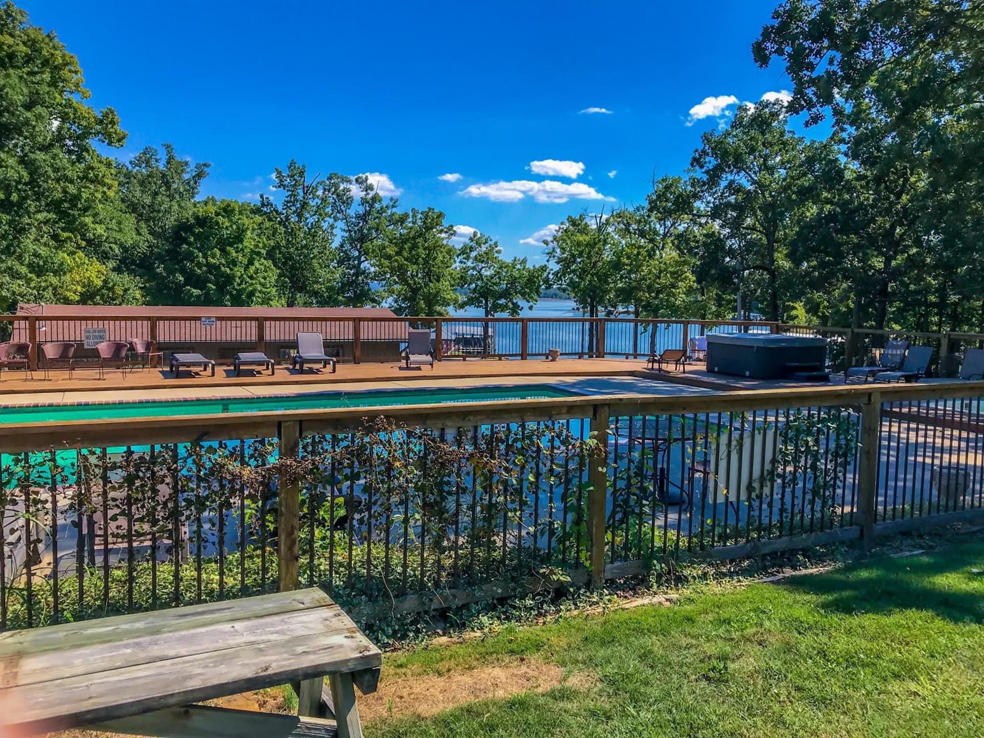 Table Rock Resorts at Indian Point interior in Branson, MO — gallery photo 2
