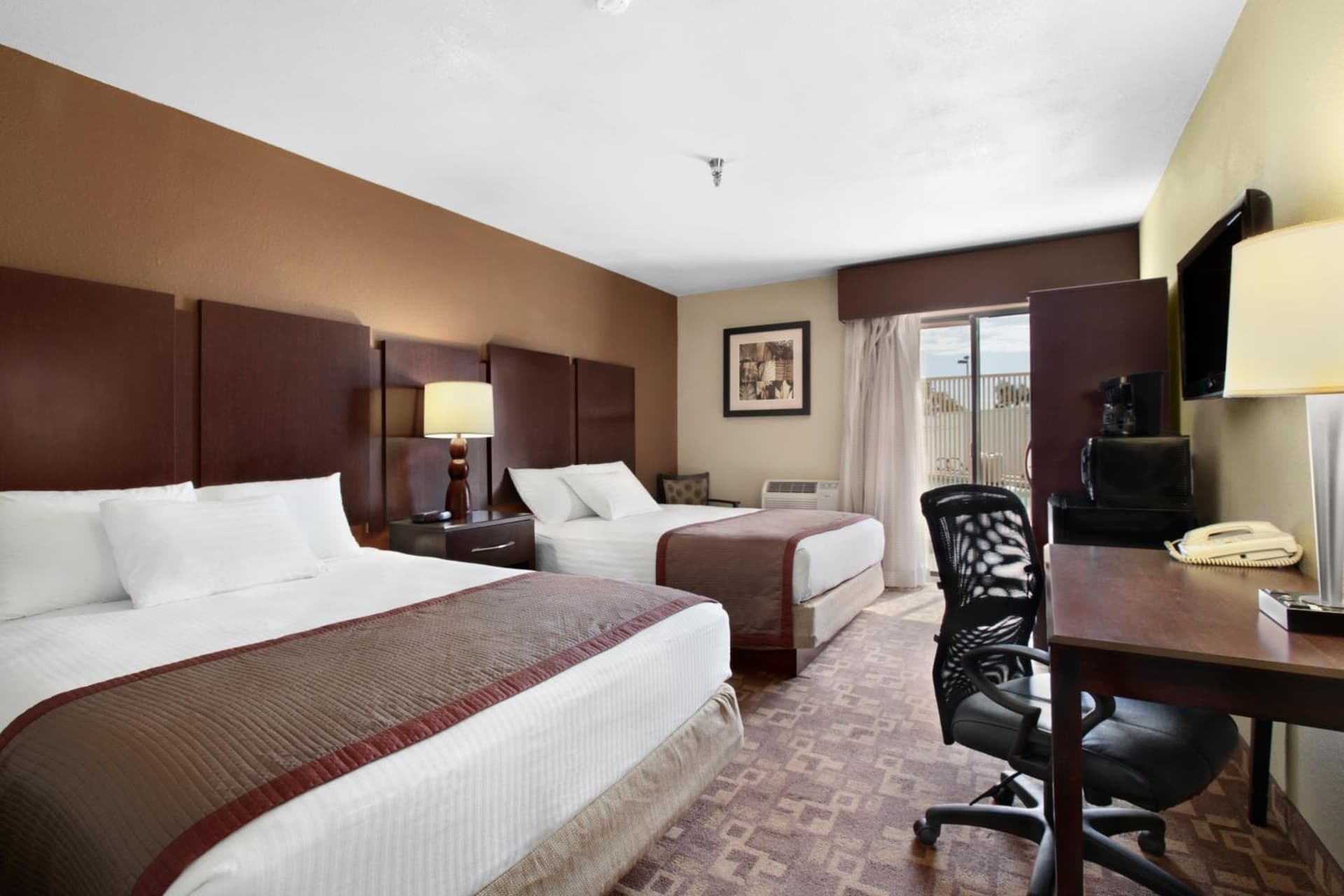 Rodeway Inn & Suites Chandler - Phoenix South I-10 gallery photo in Chandler, AZ — image 14