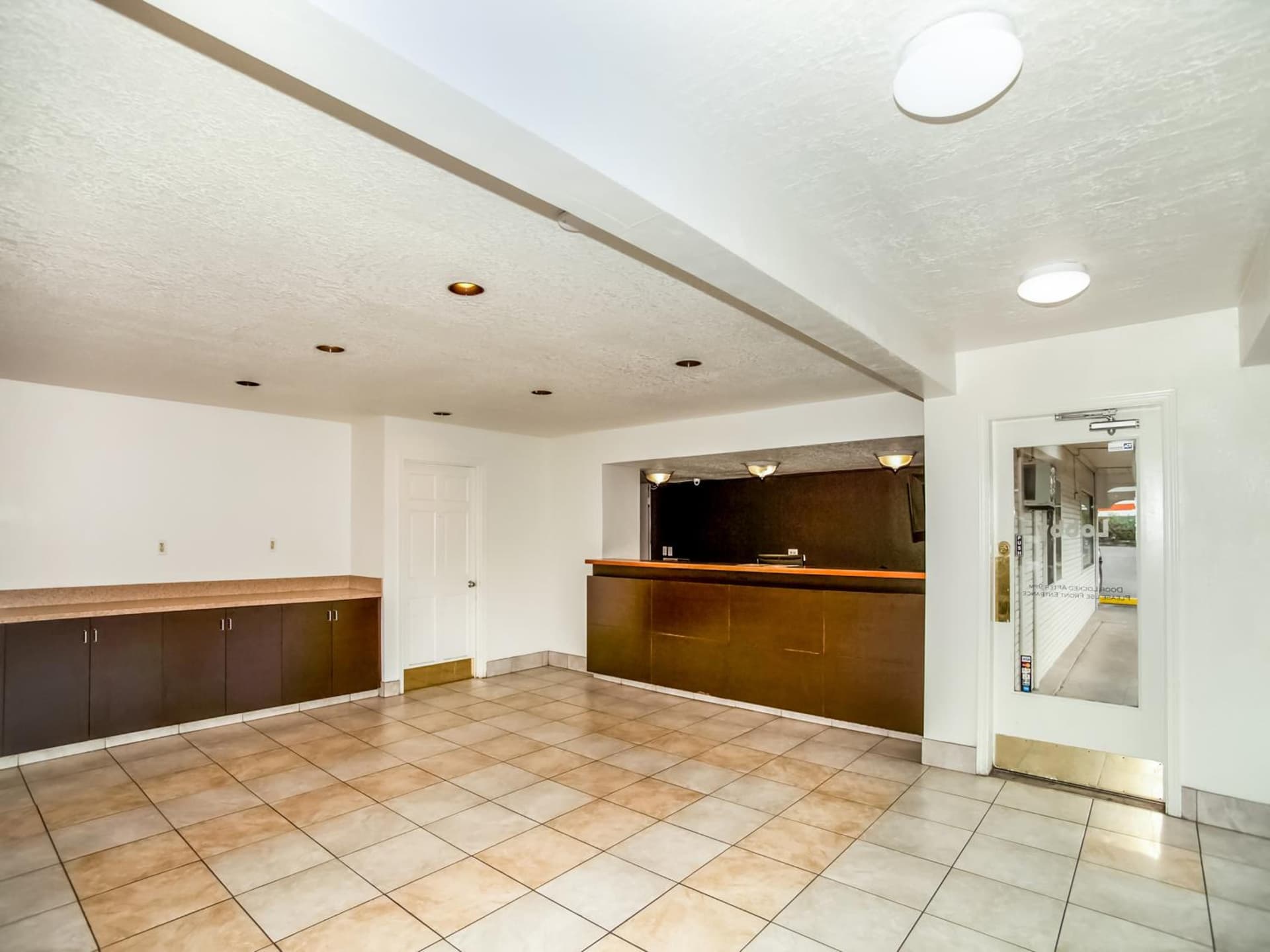 OYO Hotel Centralia interior in Centralia, WA — gallery photo 2