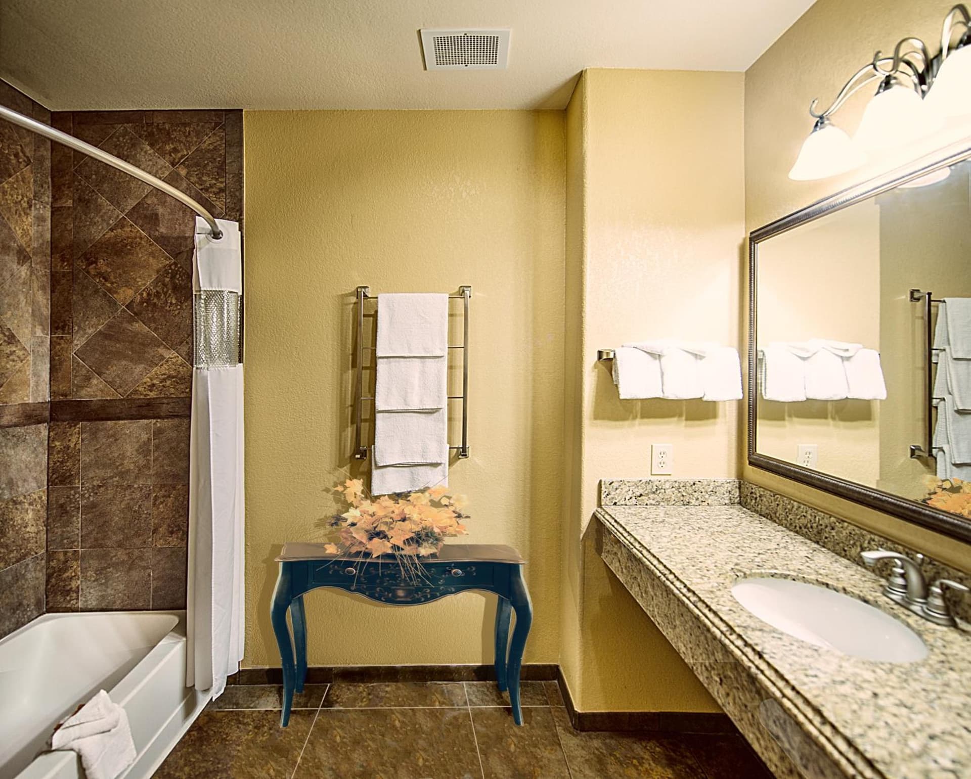 La Quinta by Wyndham Marble Falls interior in Marble Falls, TX — gallery photo 2