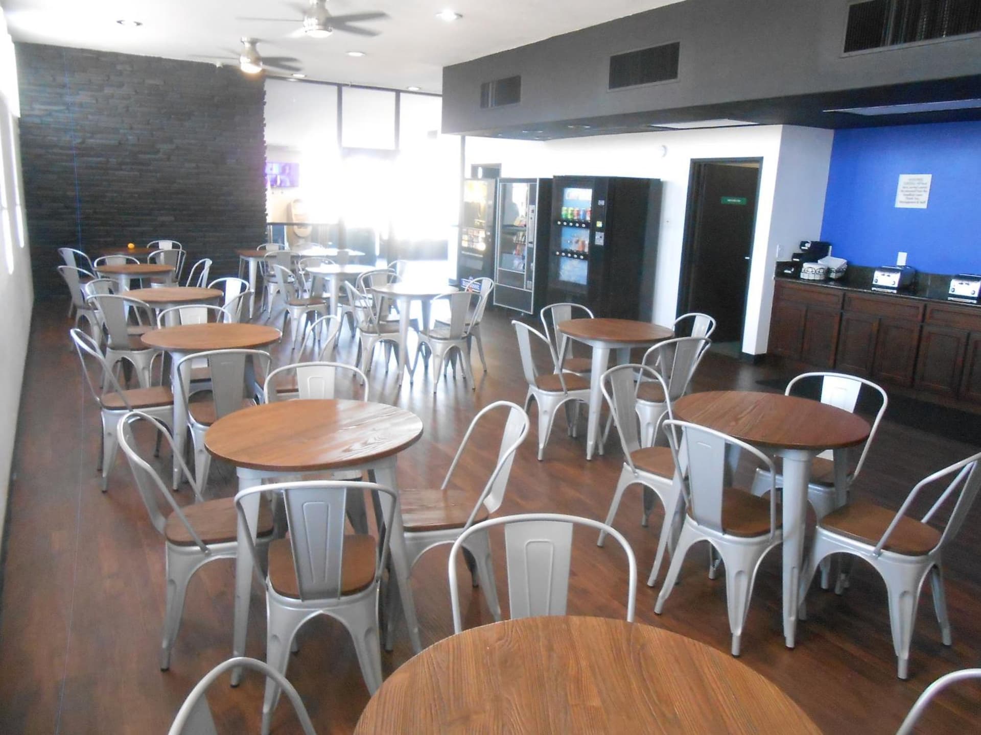 SureStay Hotel by Best Western Phoenix Airport gallery photo in Phoenix, AZ — image 48