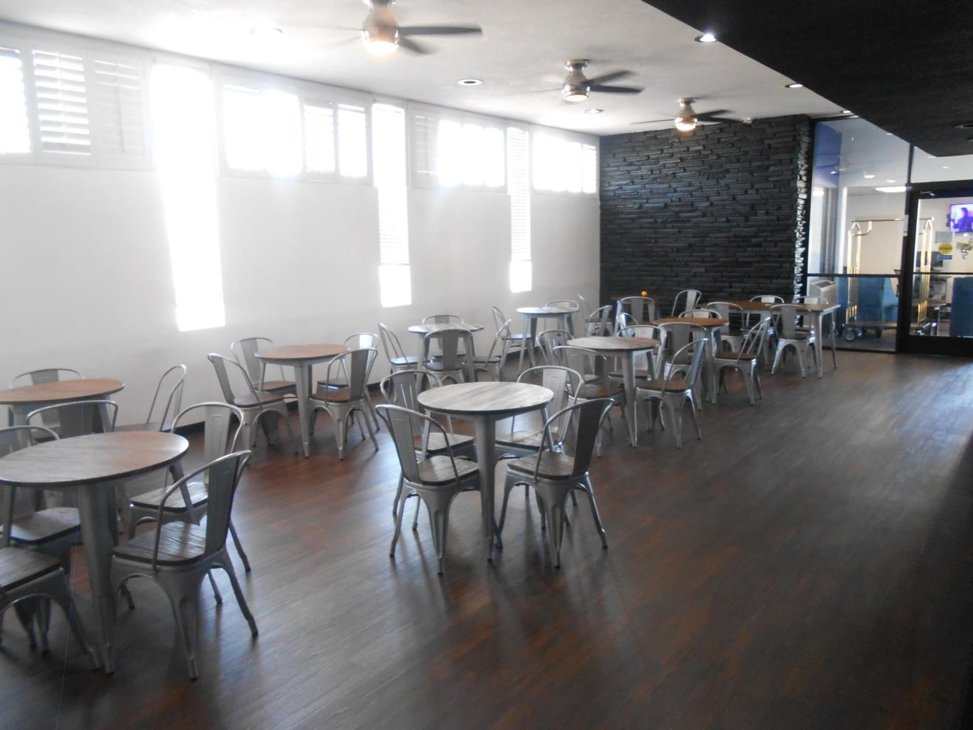 SureStay Hotel by Best Western Phoenix Airport gallery photo in Phoenix, AZ — image 52