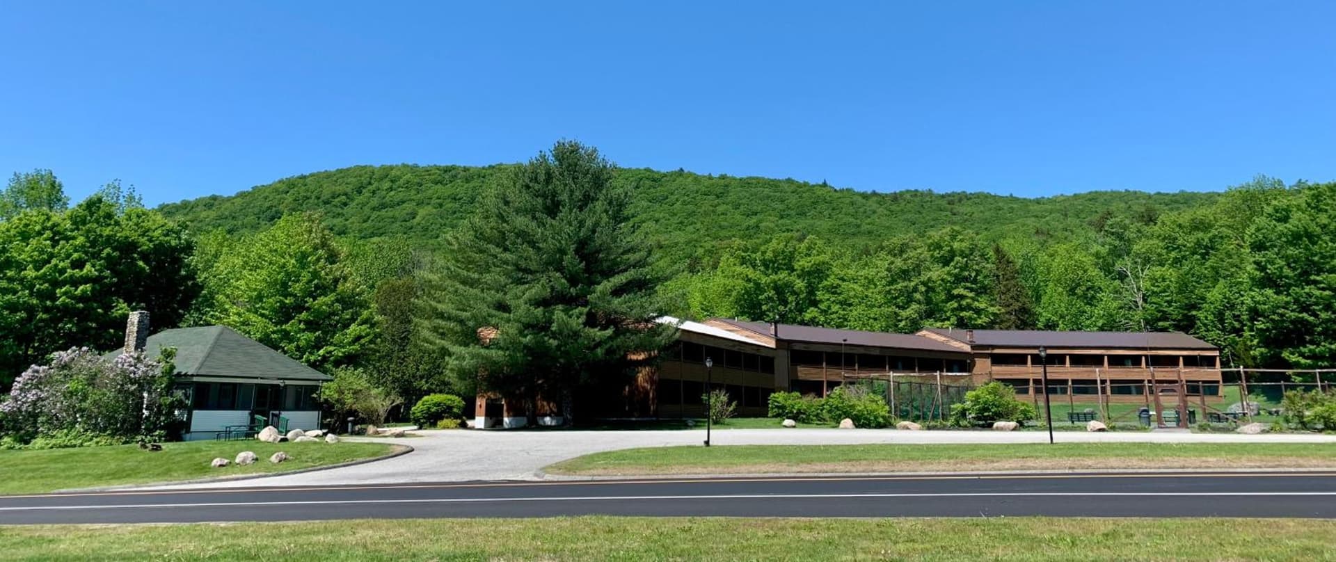 Indian Head Resort interior in Lincoln — gallery photo 2