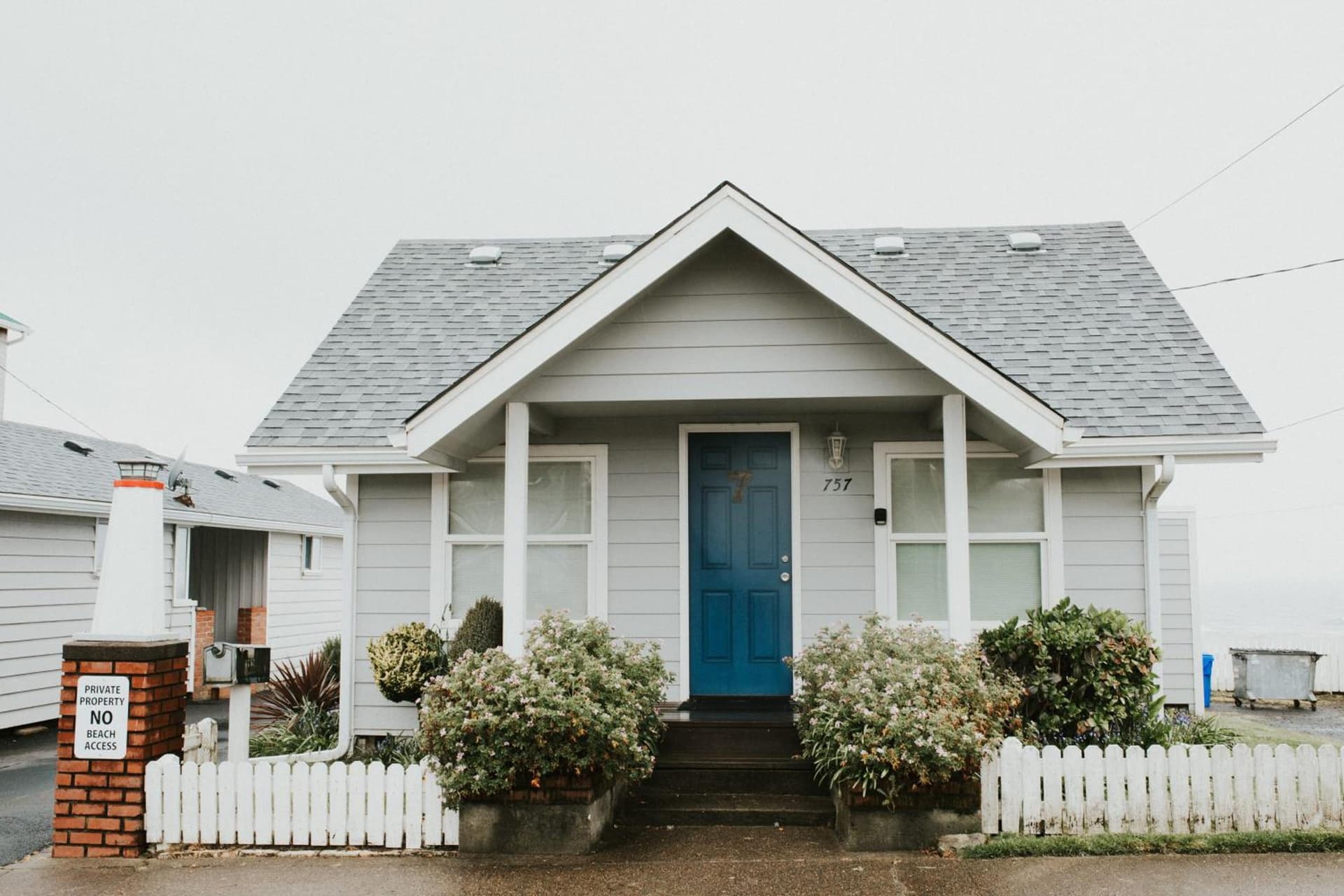 Nye Beach Cottages featured exterior or lobby in Newport, OR — similar hotel