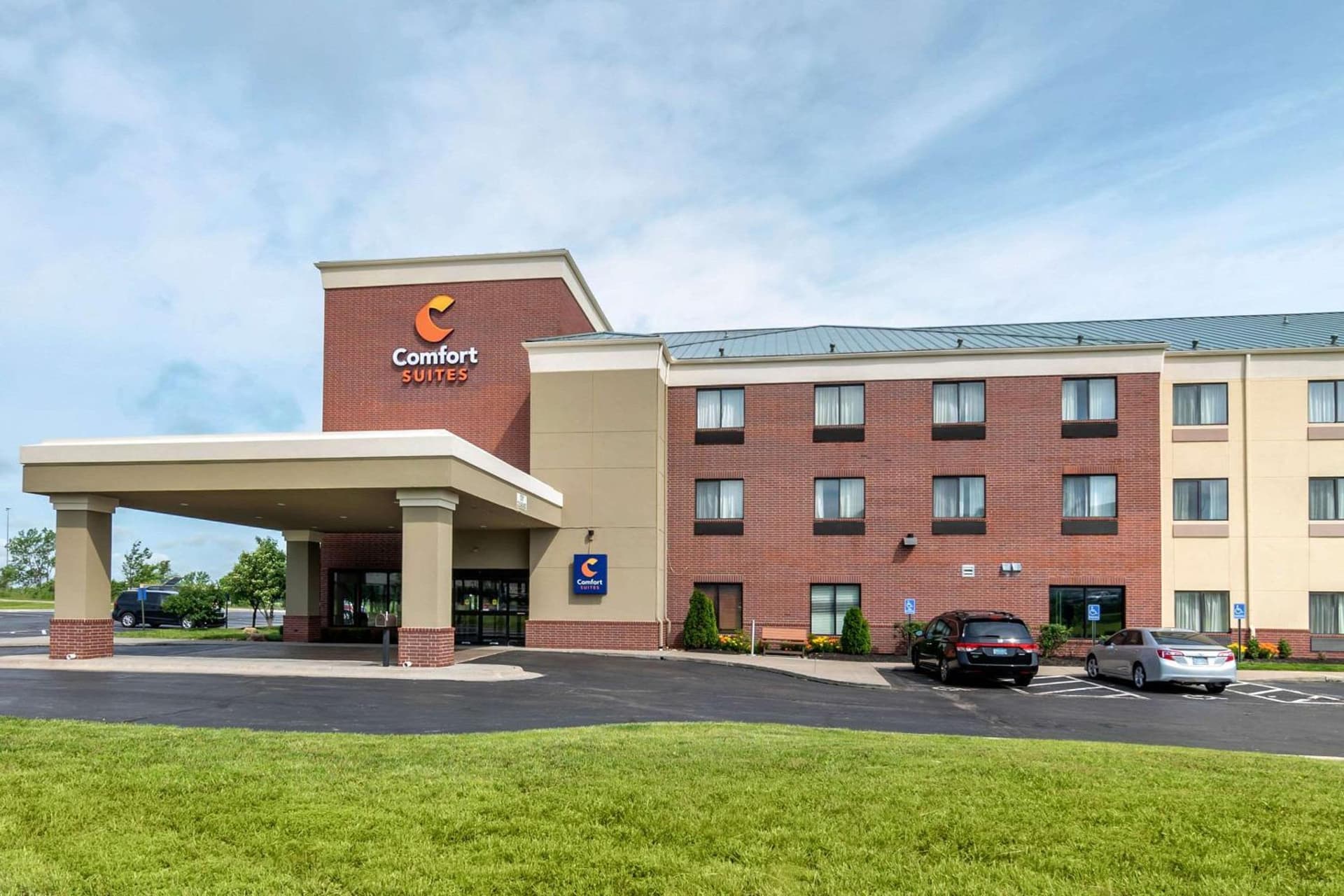 Comfort Suites Speedway - Kansas City interior in Kansas City, KS — gallery photo 2