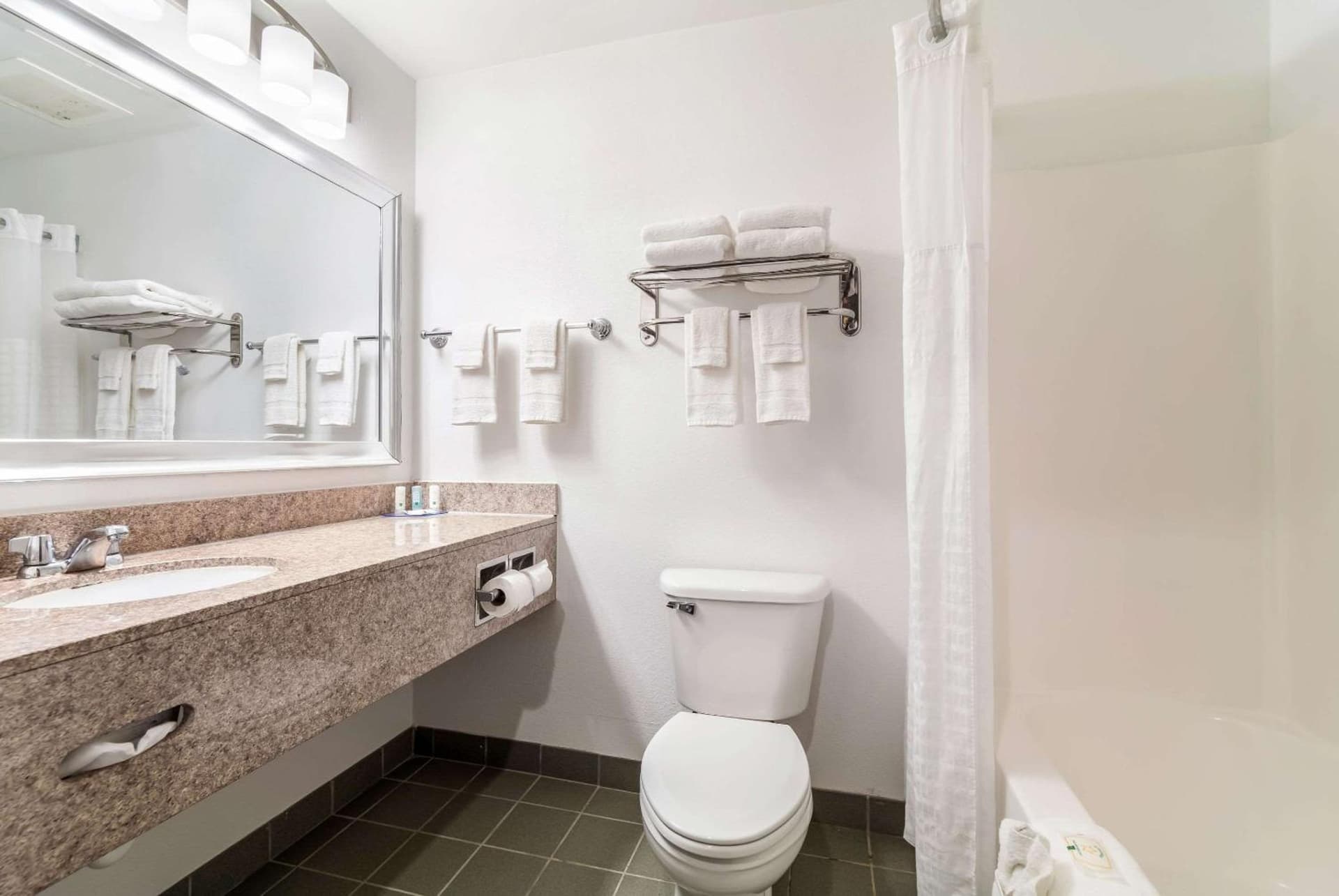 Quality Inn & Suites Augusta I-20 gallery photo in Augusta, GA — image 19